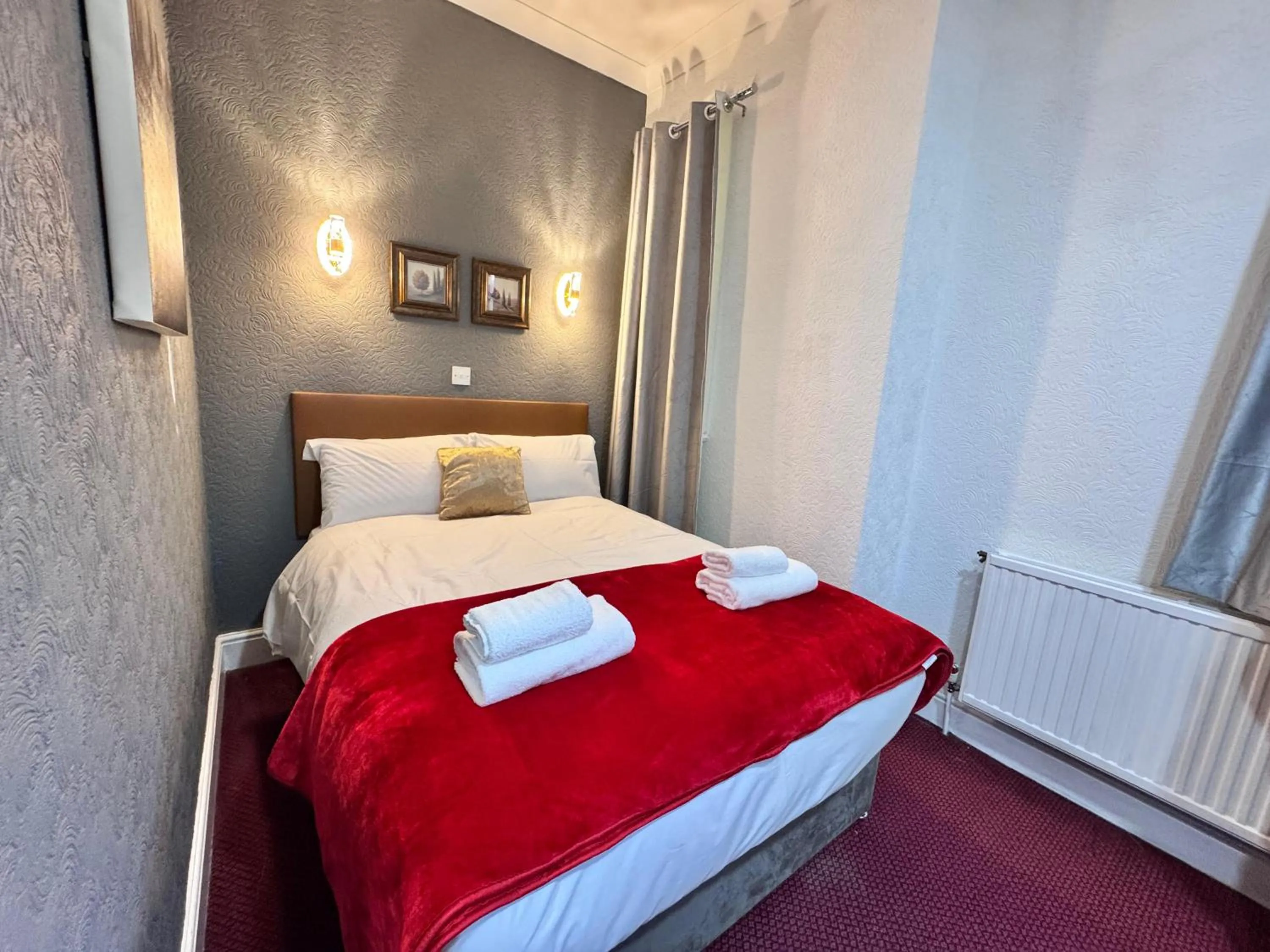 Bed in George And Dragon Place