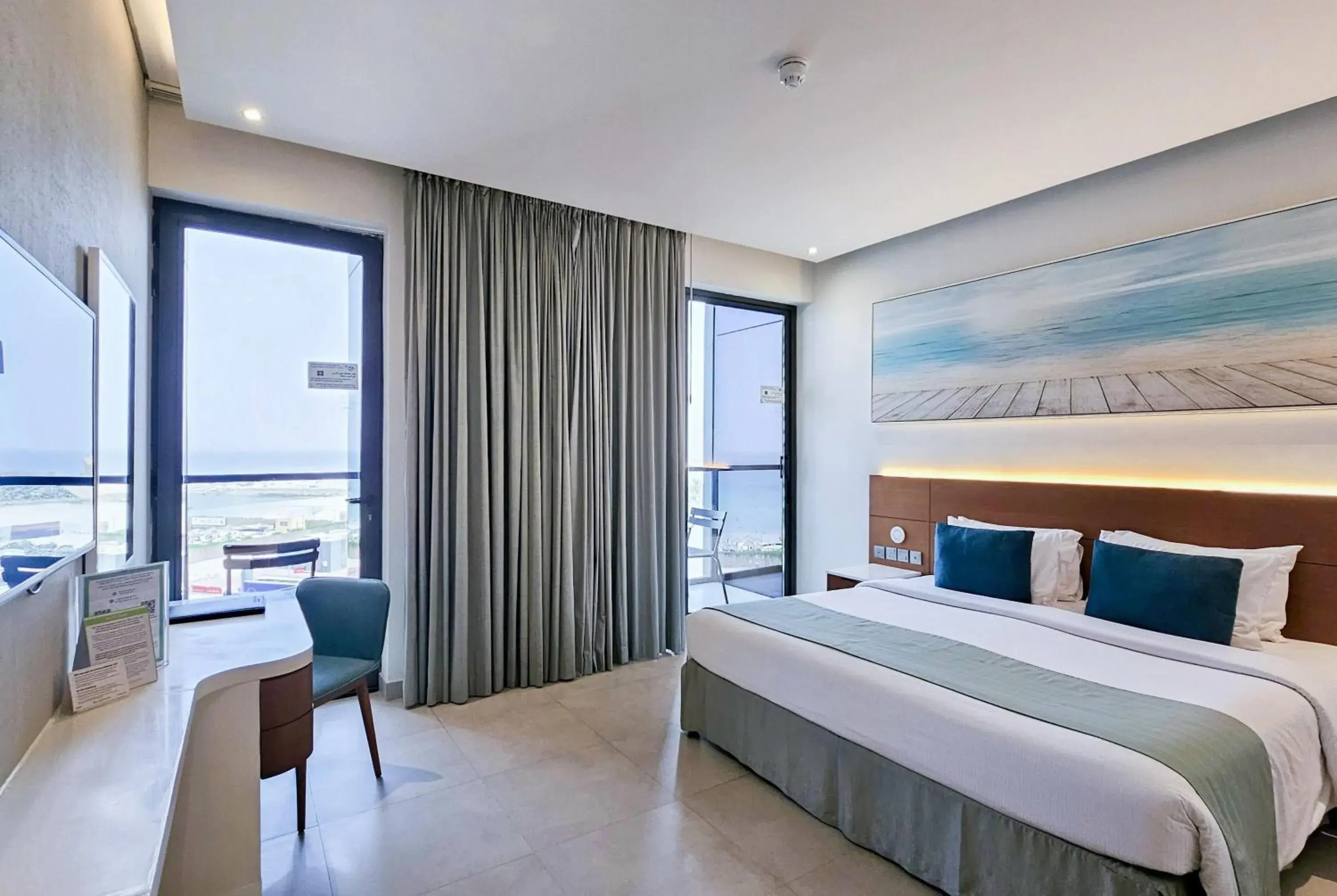 Photo of the whole room, Bed in Wyndham Garden Ajman Corniche Photo of the whole room, Bed in Wyndham Garden Ajman Corniche