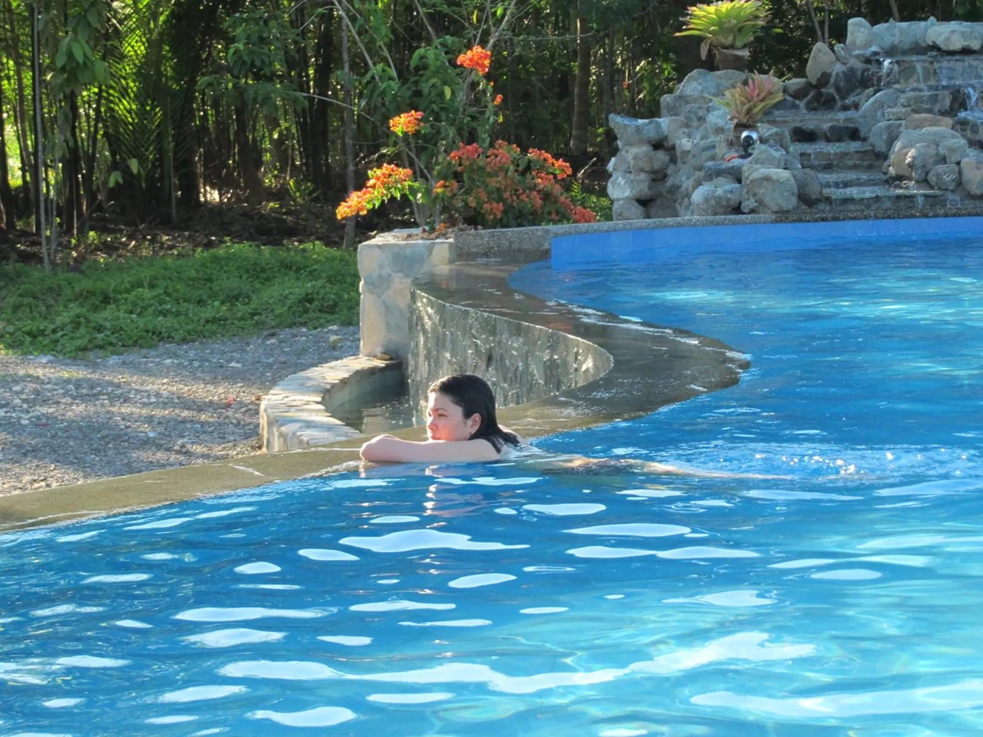Swimming pool in Loboc River Resort
