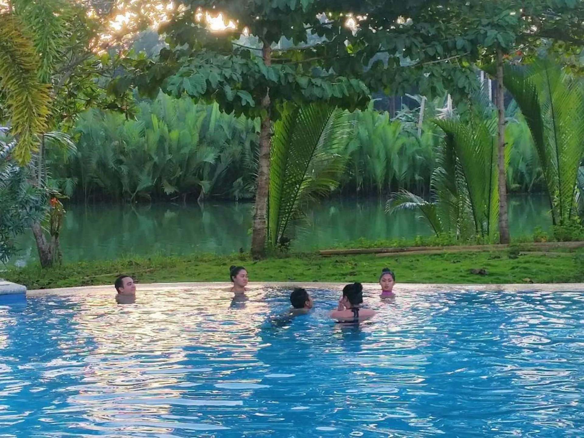Swimming pool in Loboc River Resort
