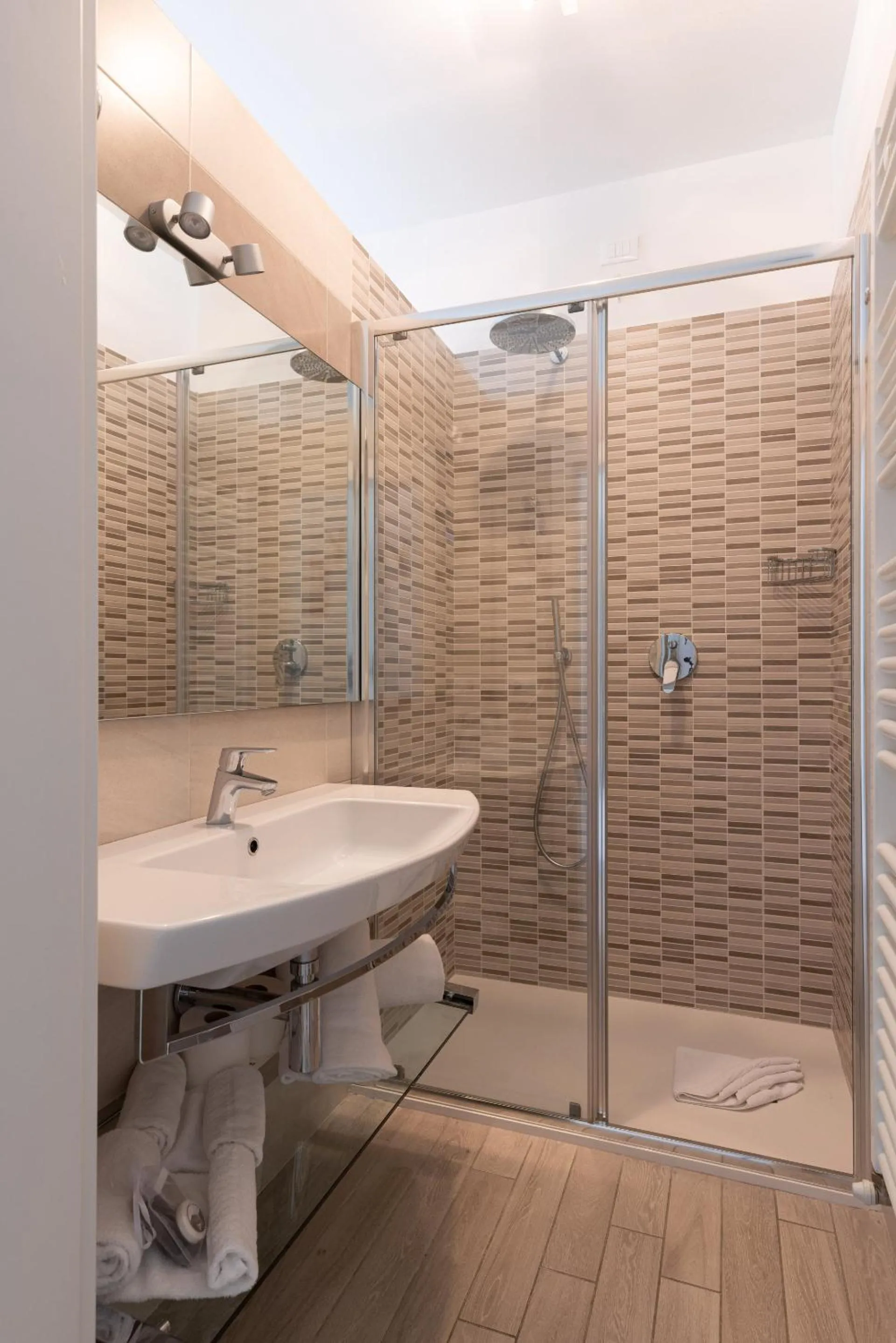 Shower in Park Hotel Val Di Monte ***S