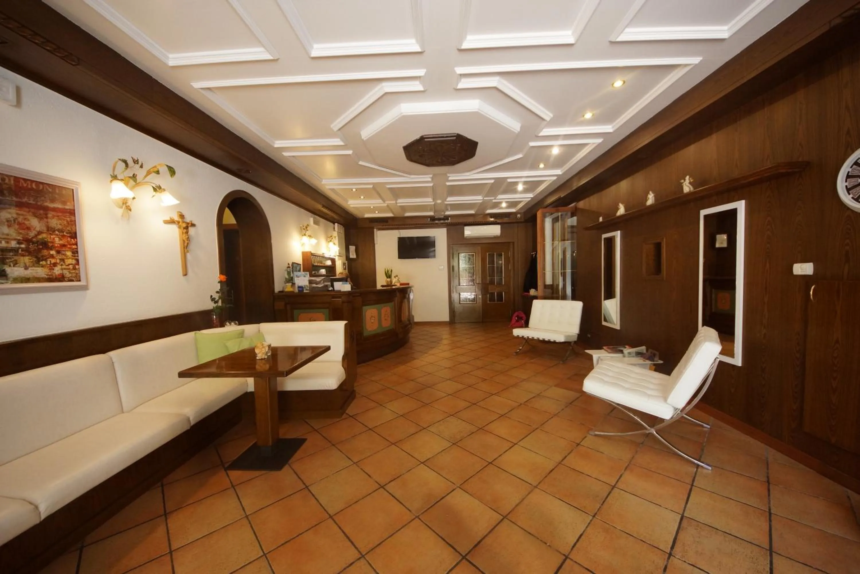 Lobby or reception in Park Hotel Val Di Monte ***S