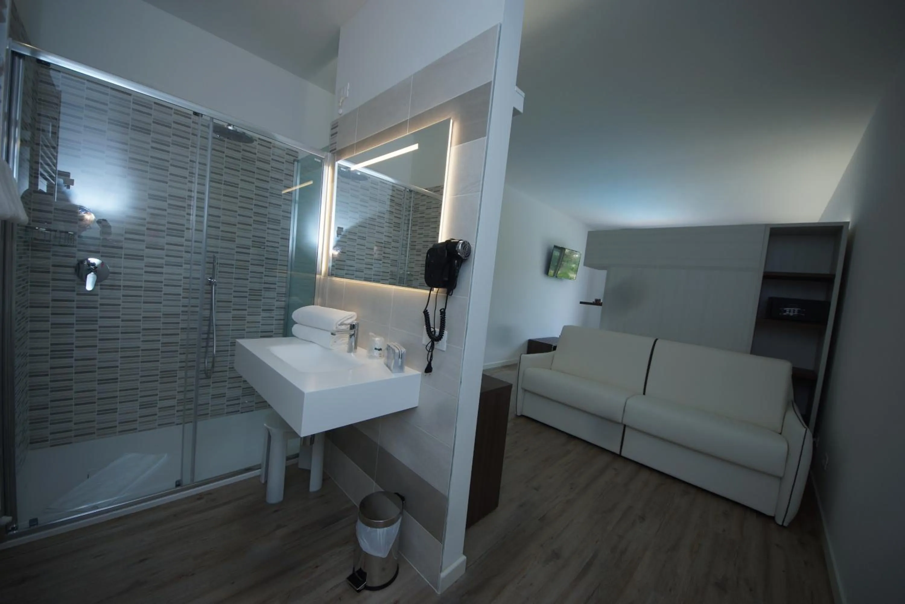 Shower in Park Hotel Val Di Monte ***S