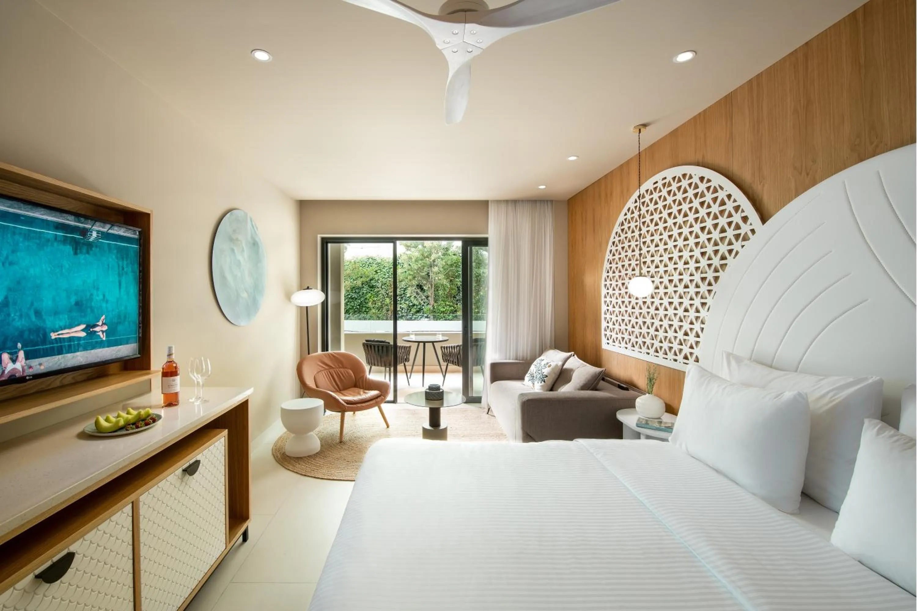 Photo of the whole room, Bed in Mitsis Rodos Village