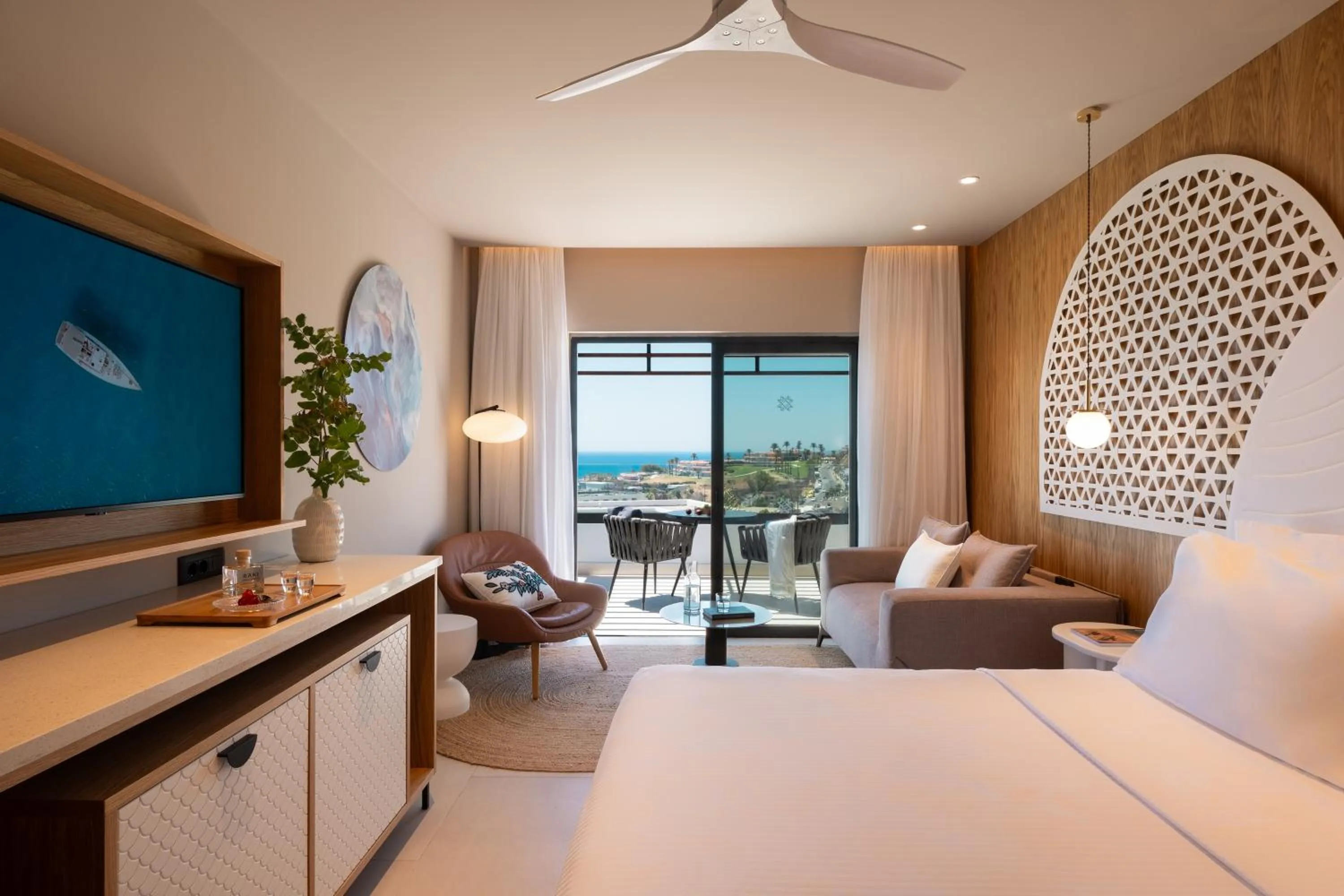 Photo of the whole room, Bed in Mitsis Rodos Village