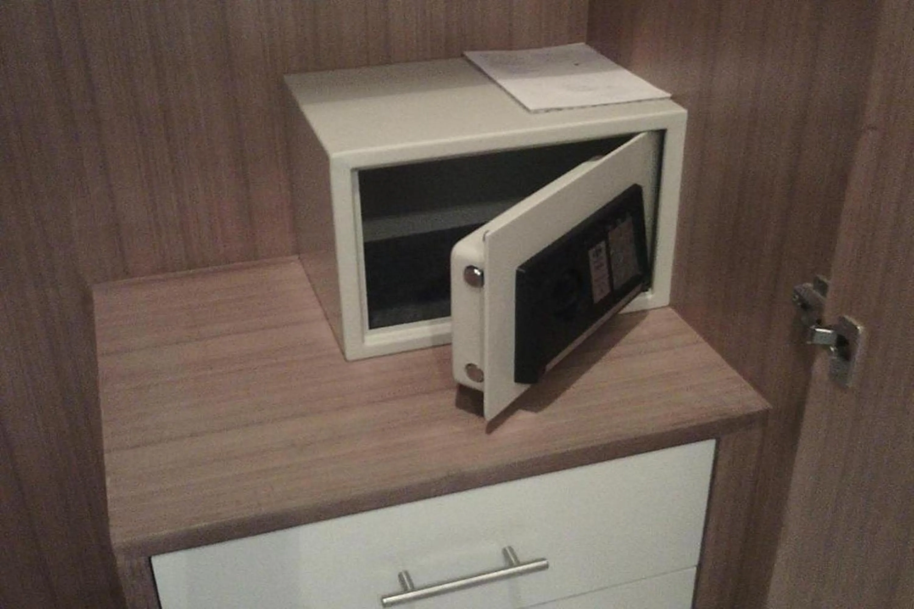 safe in The Icon Place 1 @ Central Pattaya