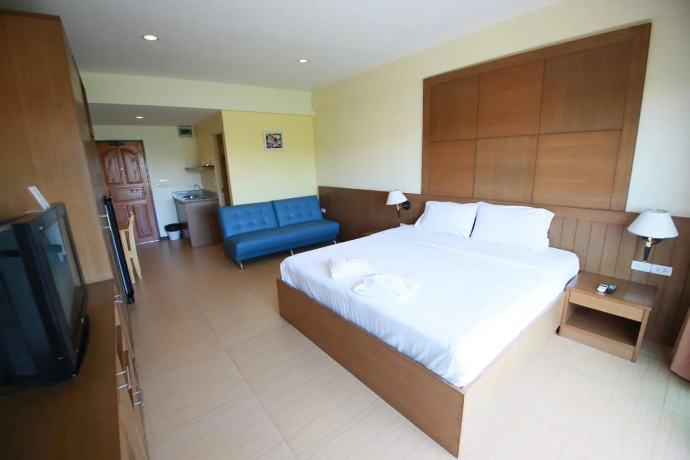 Bedroom, Bed in The Icon Place 2 @ Nurn Plub Wan