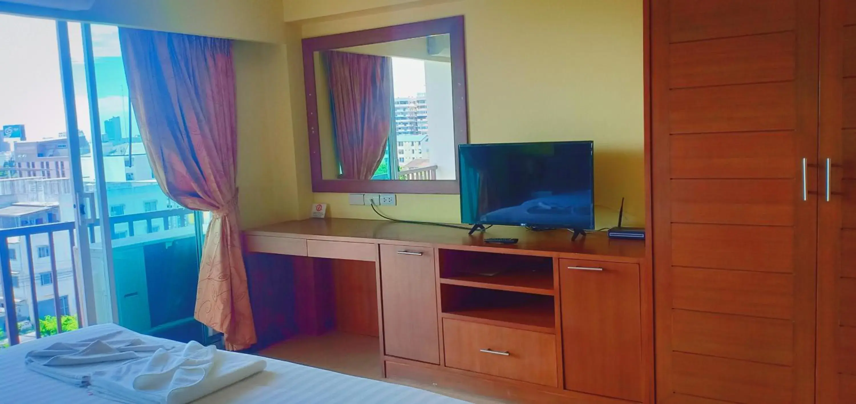 Balcony/Terrace, Bed in The Icon Place 2 @ Nurn Plub Wan Balcony/Terrace, Bed in The Icon Place 2 @ Nurn Plub Wan