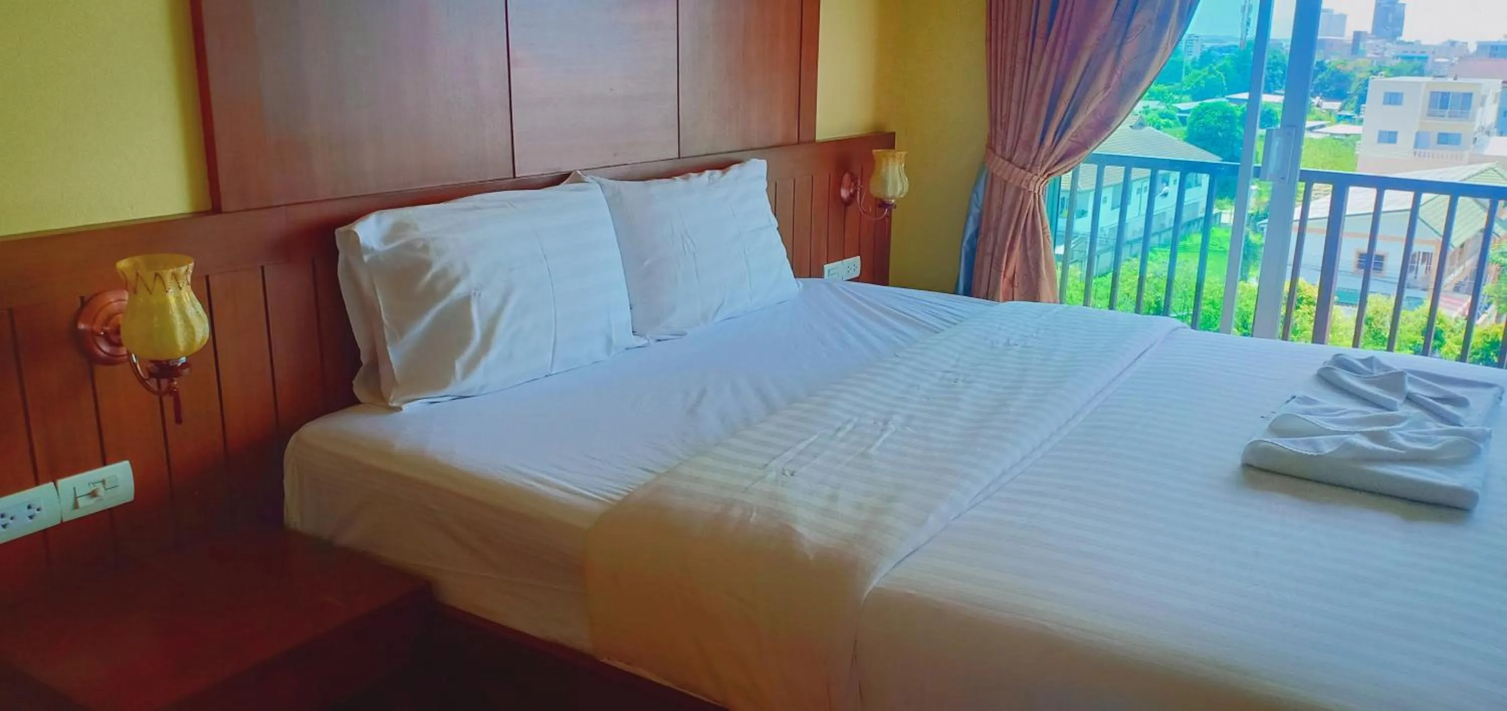 Balcony/Terrace, Bed in The Icon Place 2 @ Nurn Plub Wan