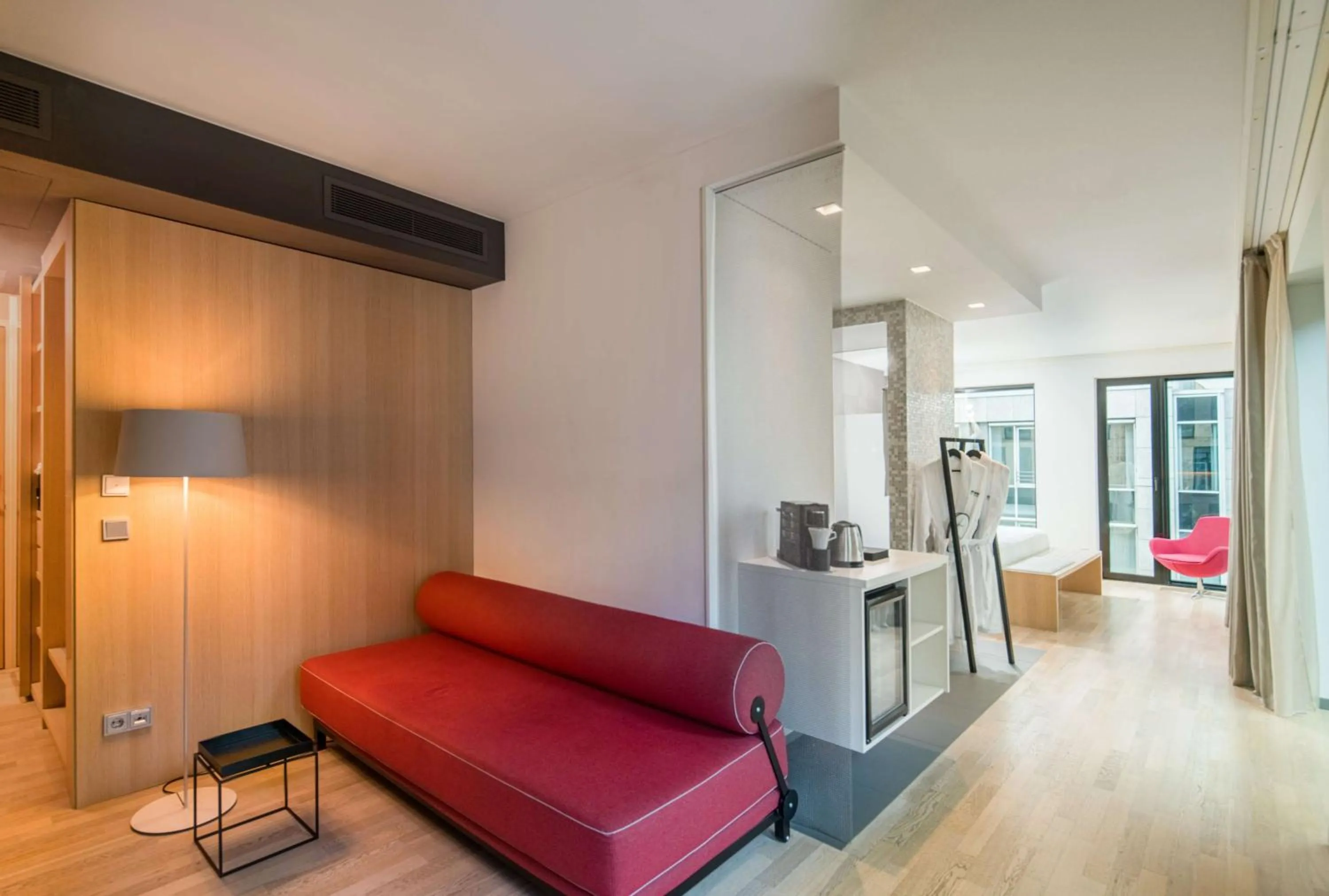 Photo of the whole room in Barceló Hamburg