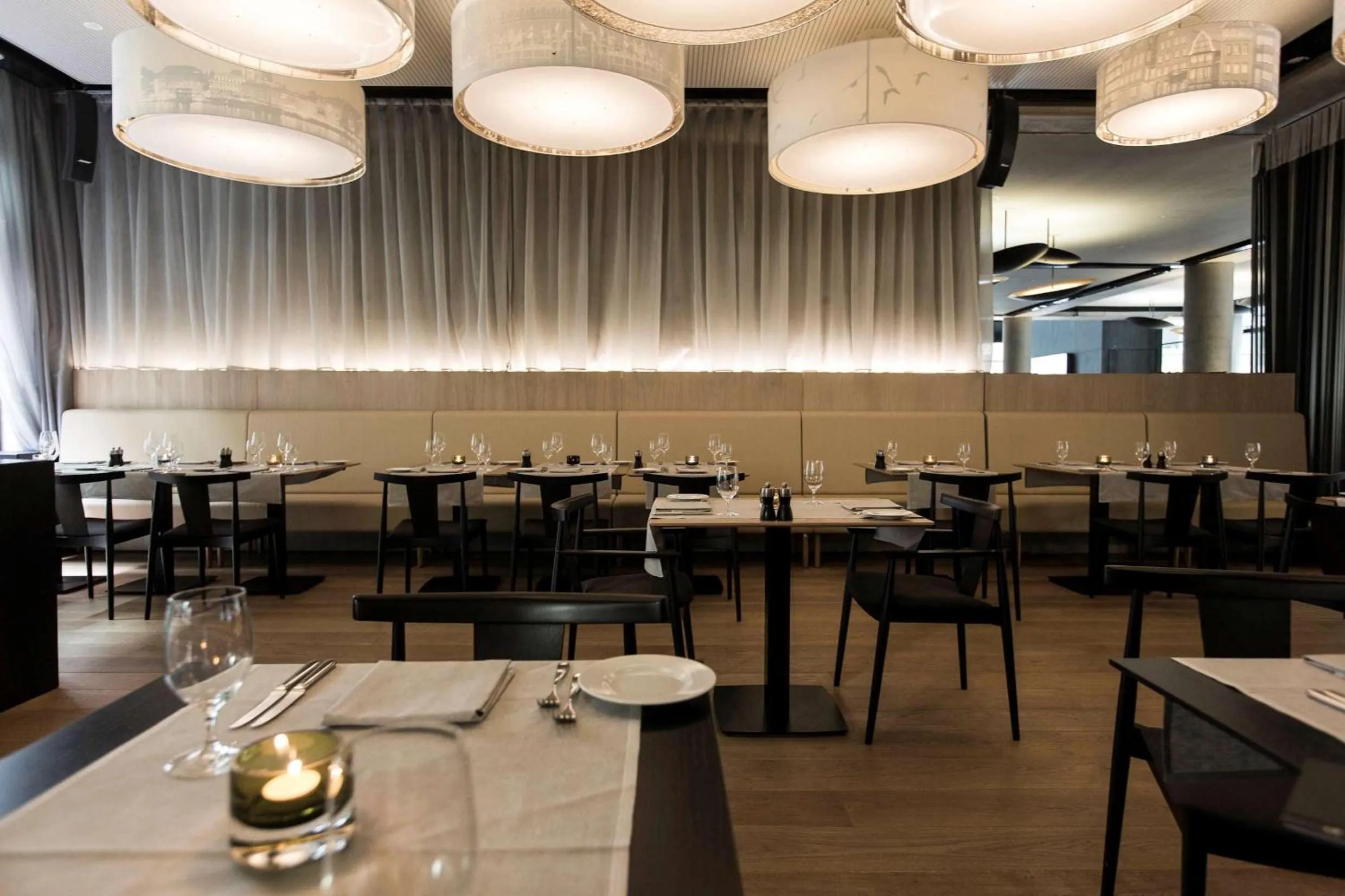 Restaurant/places to eat in Barceló Hamburg