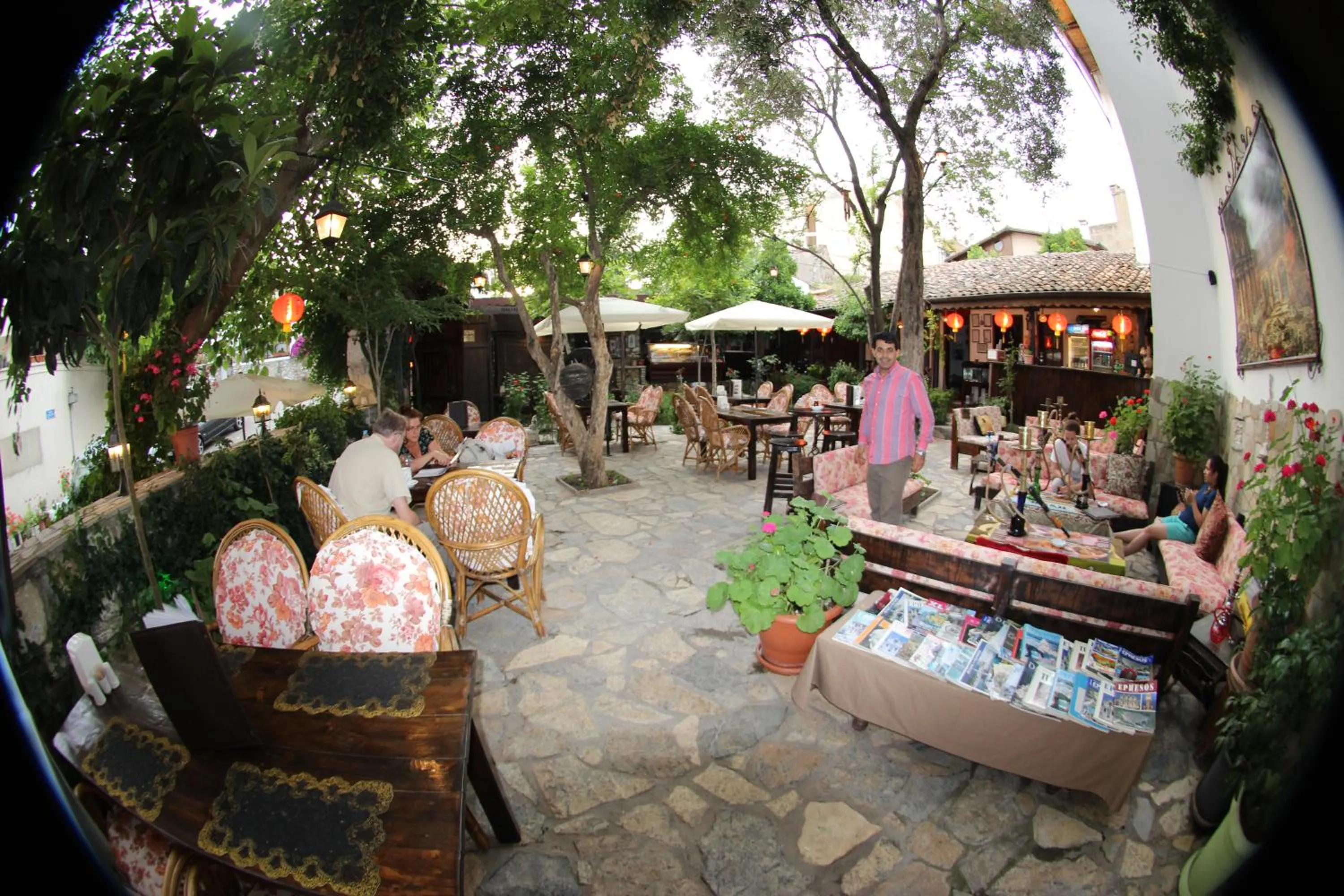 Restaurant/places to eat in Boomerang Guest House