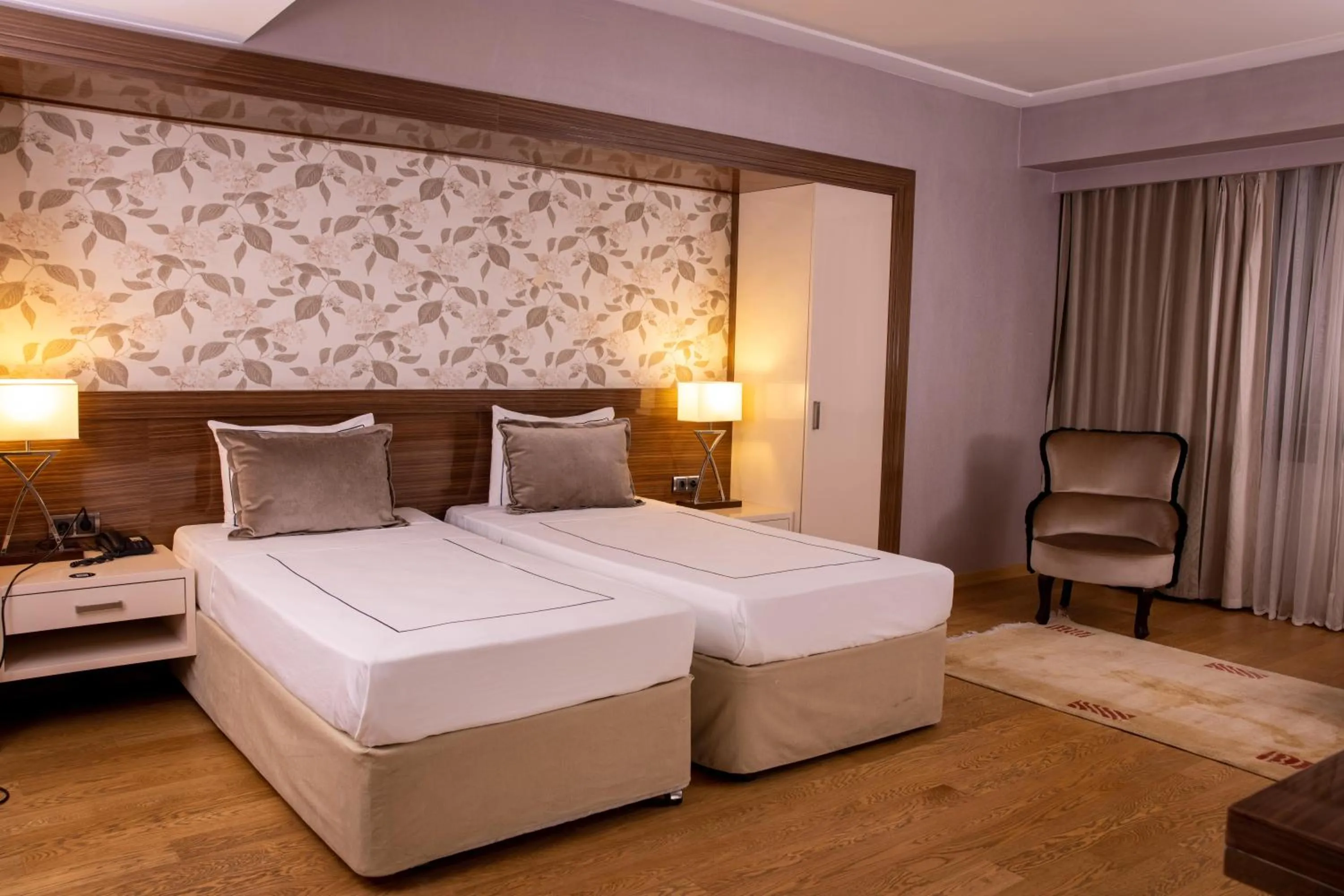 Bedroom, Bed in Anemon Grand Konya Otel