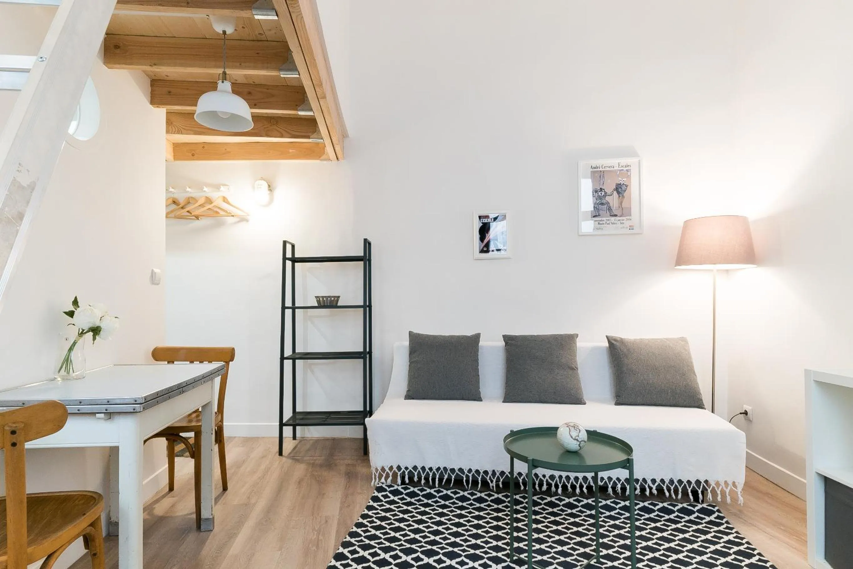 Living room, Bed in L'Escale