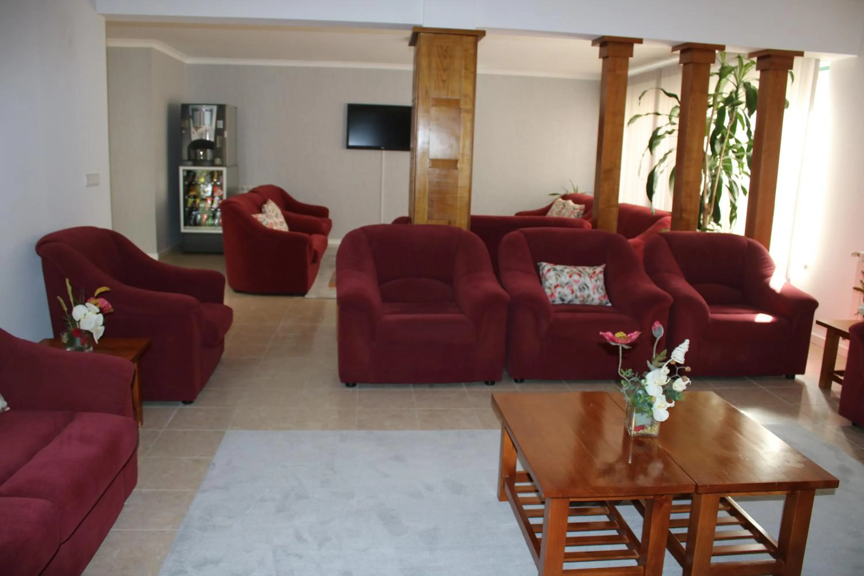 Communal lounge/ TV room in Hotel Ancora Mar