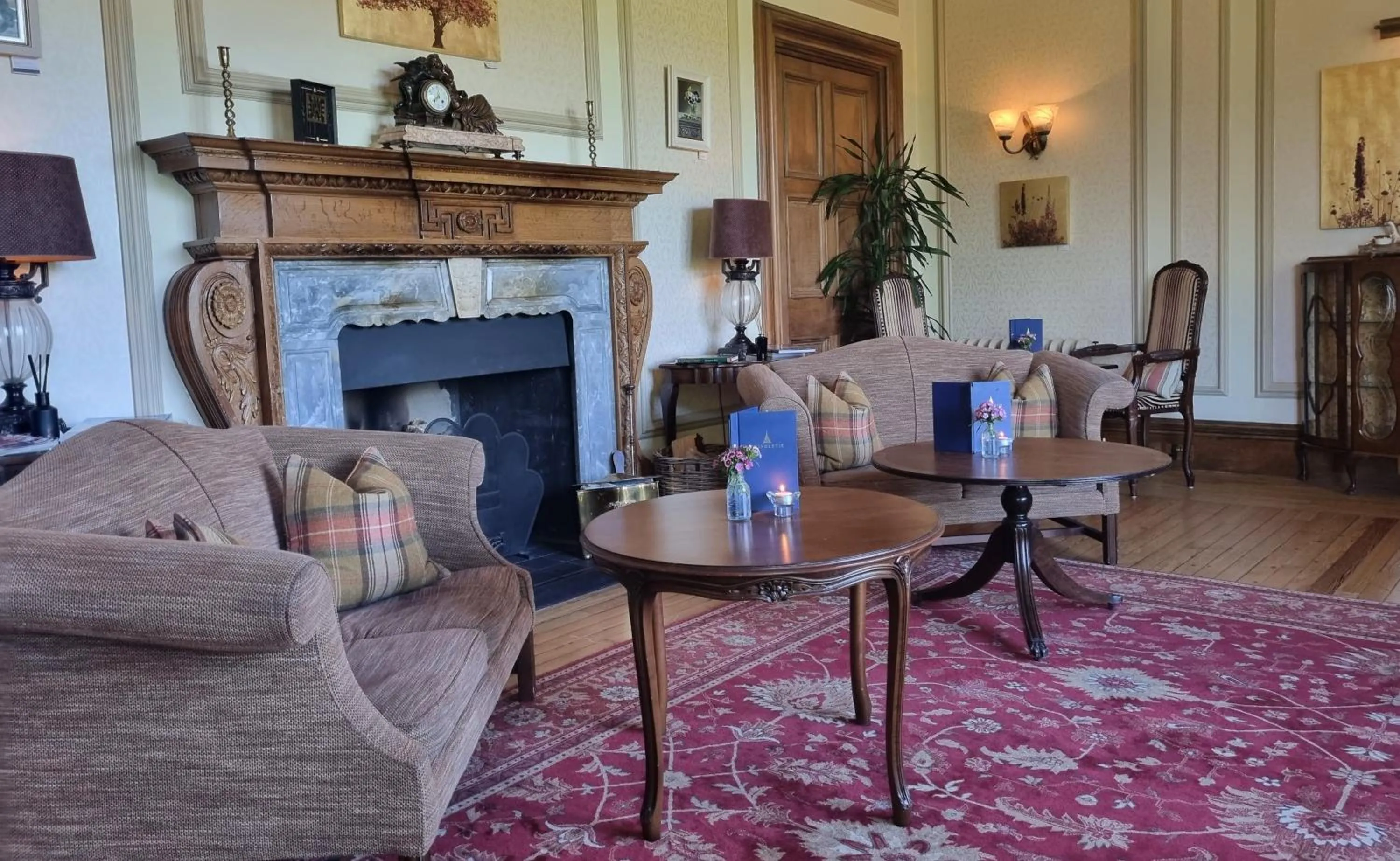 Lounge or bar in Cringletie House