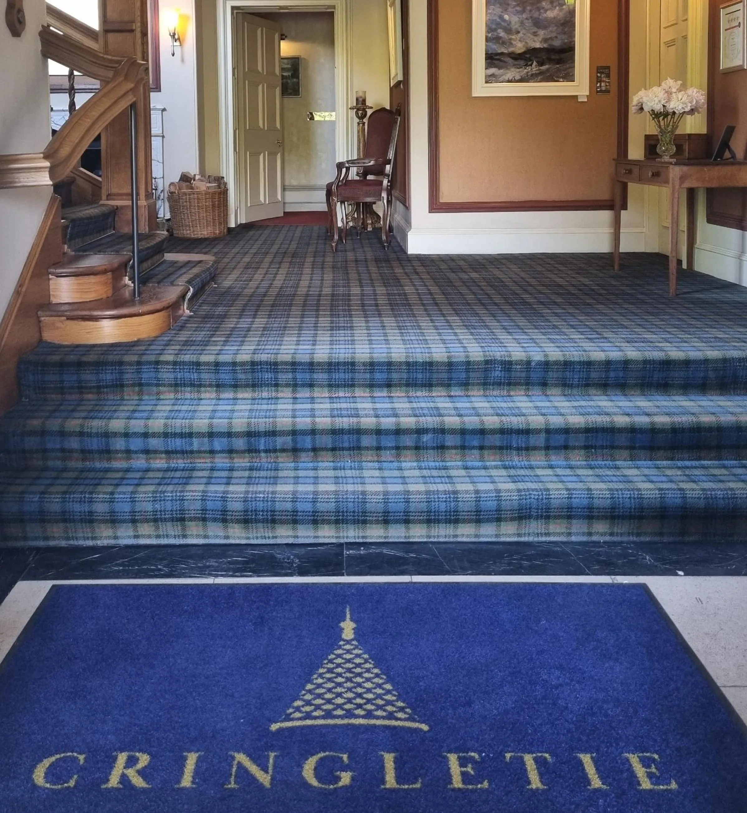 Facade/entrance in Cringletie House