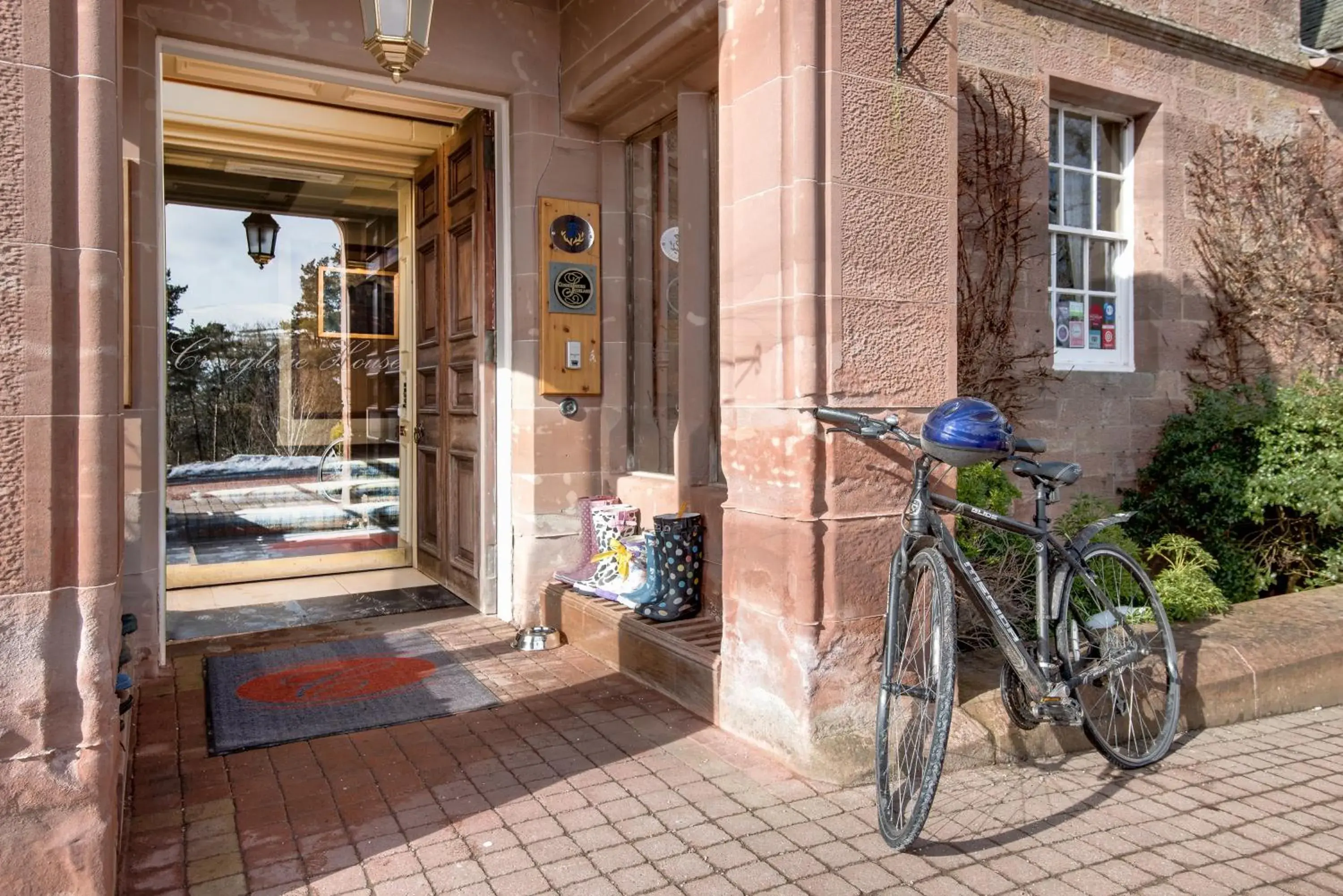 Facade/entrance in Cringletie House Facade/entrance in Cringletie House