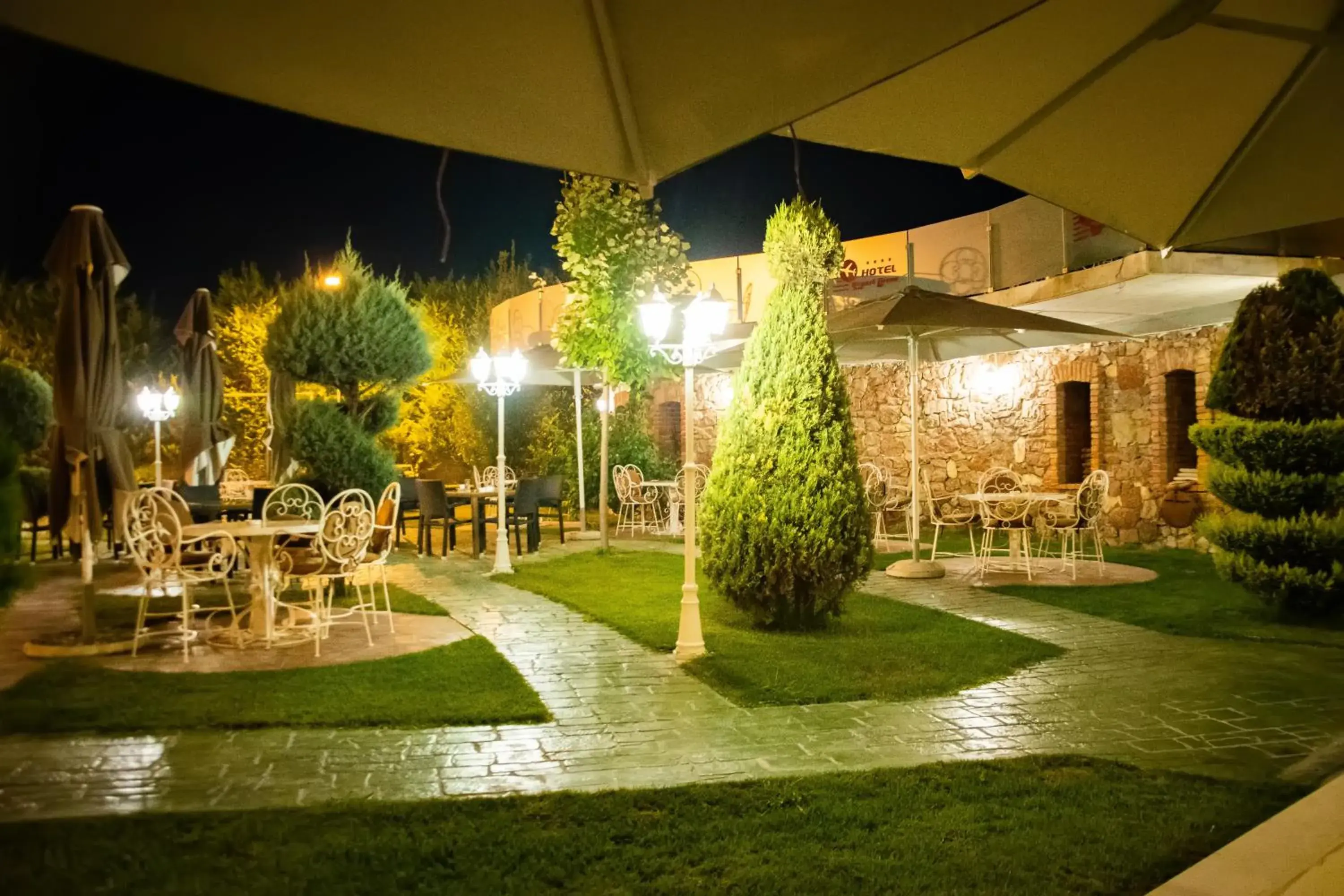 Restaurant/places to eat in Hotel Airport Tirana Restaurant/places to eat in Hotel Airport Tirana