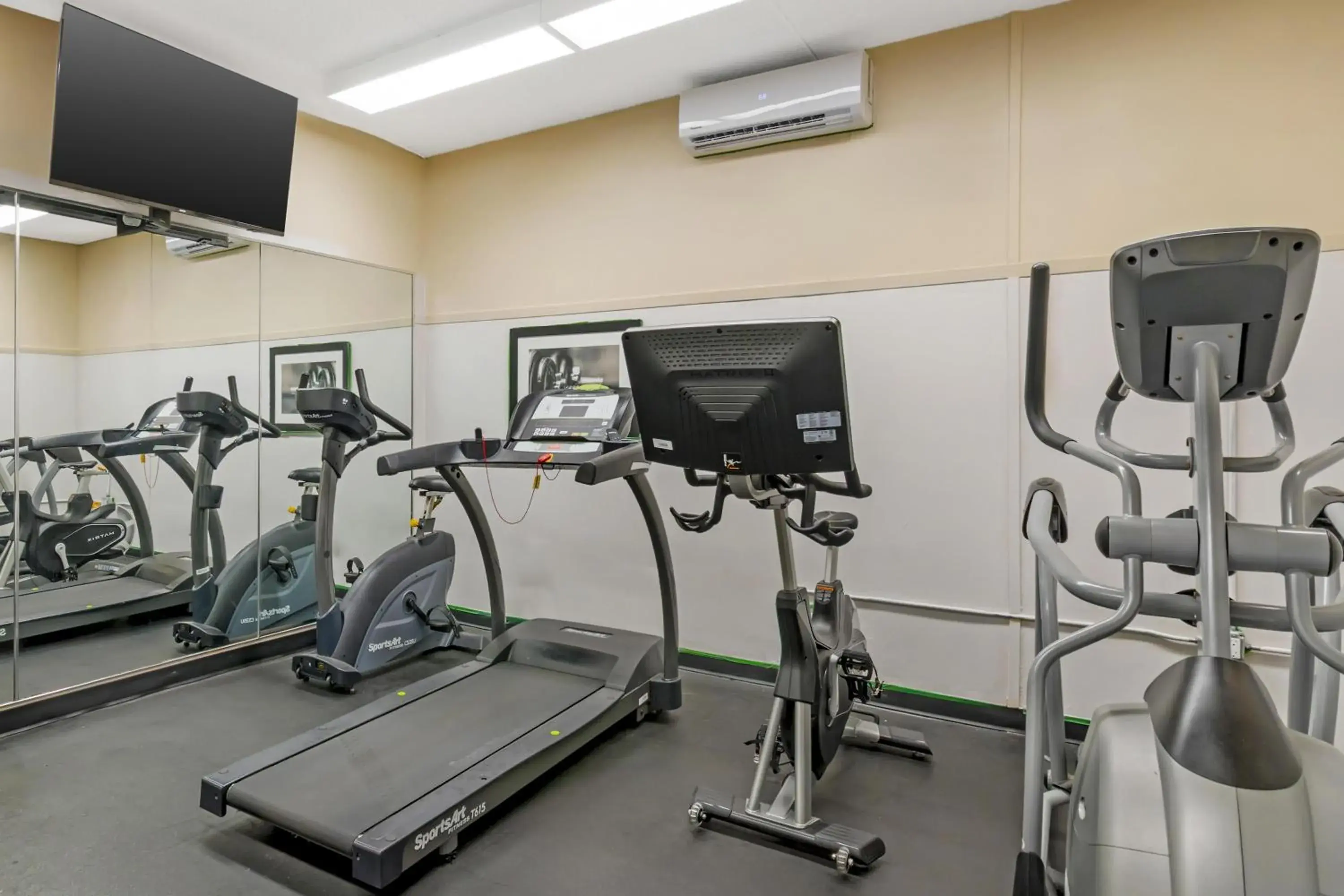 Fitness centre/facilities in Best Western Plus Dryden Hotel and Conference Centre Fitness centre/facilities in Best Western Plus Dryden Hotel and Conference Centre