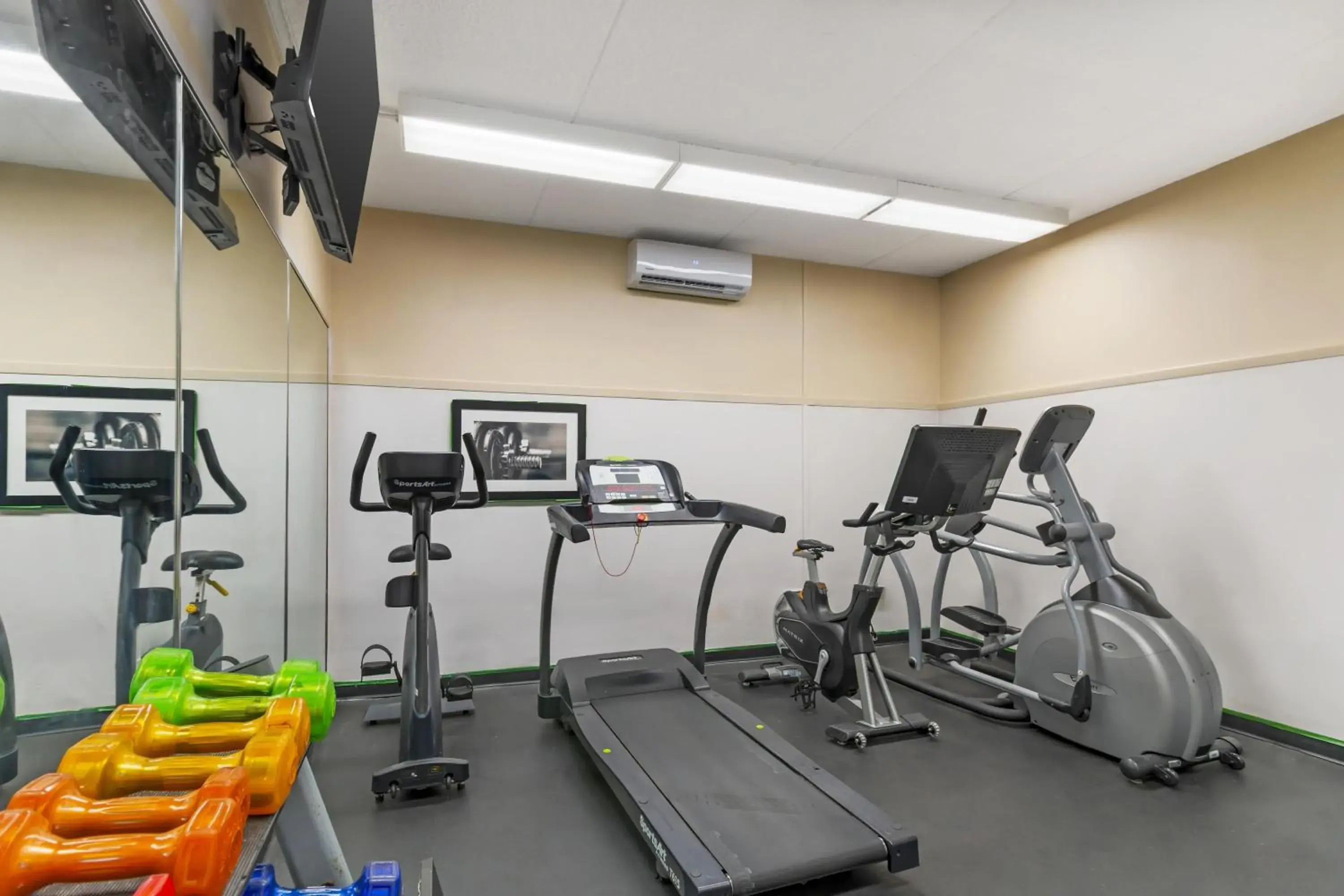 Fitness centre/facilities in Best Western Plus Dryden Hotel and Conference Centre Fitness centre/facilities in Best Western Plus Dryden Hotel and Conference Centre