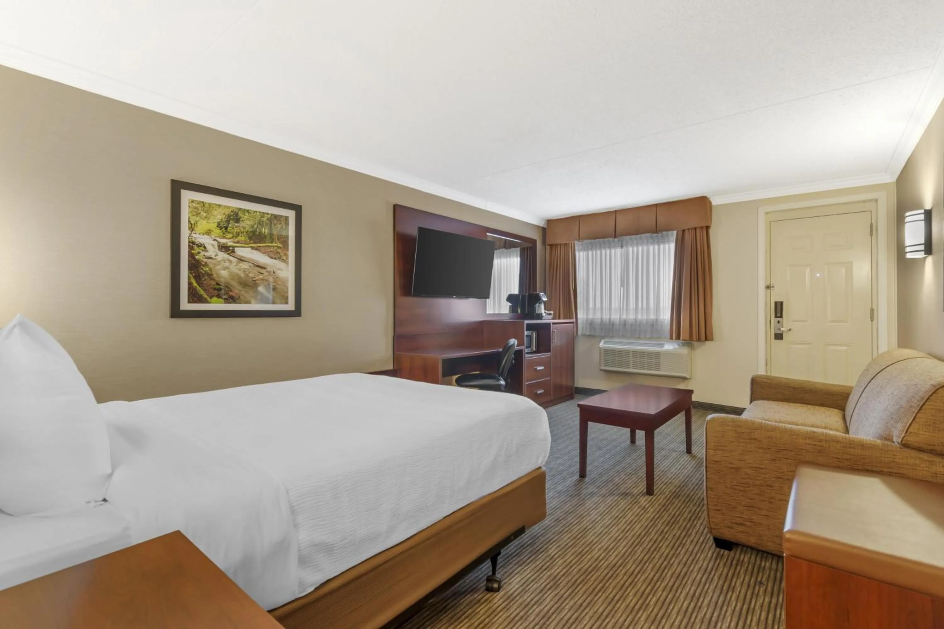 Bedroom, Bed in Best Western Plus Dryden Hotel and Conference Centre