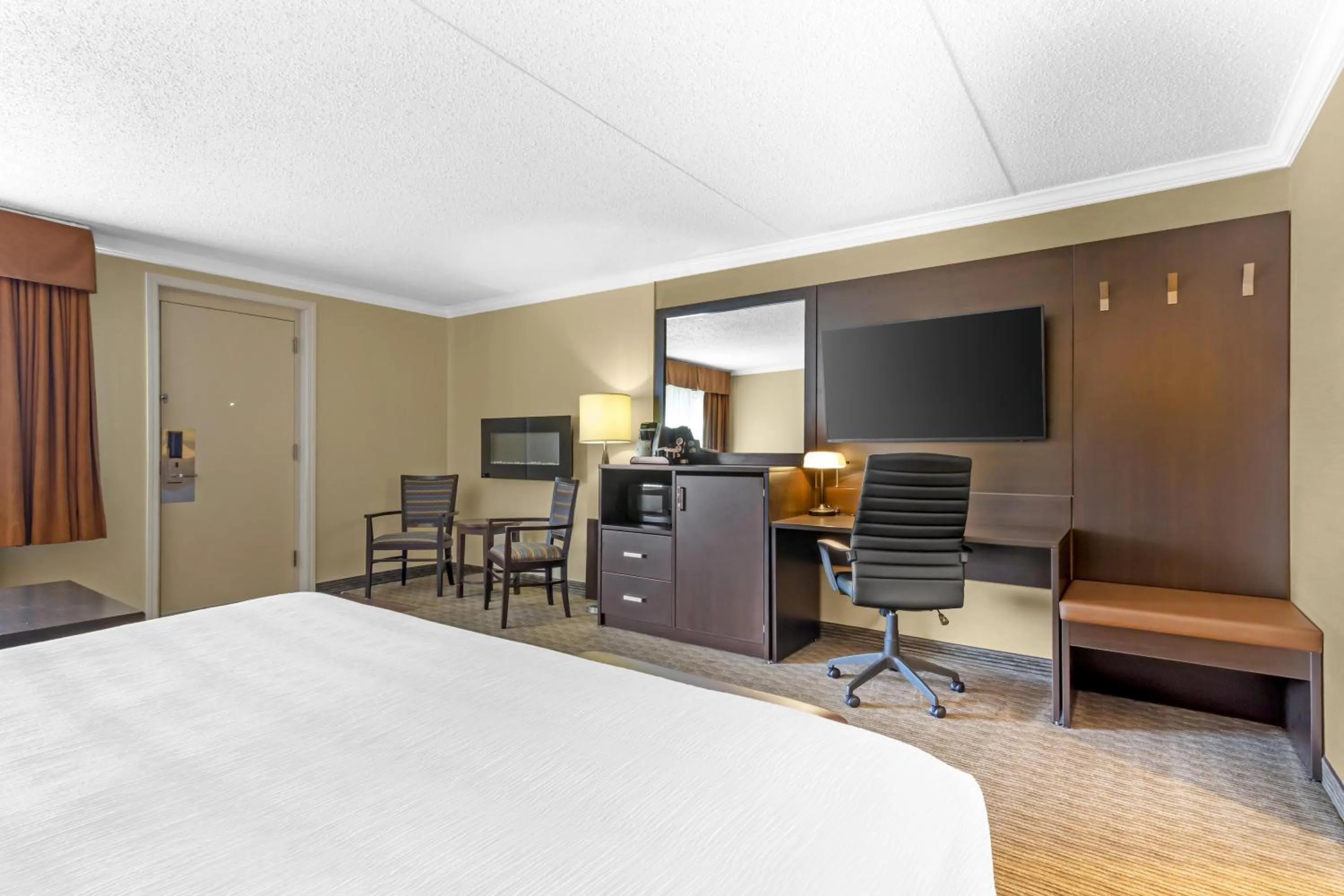 Bedroom, Bed in Best Western Plus Dryden Hotel and Conference Centre