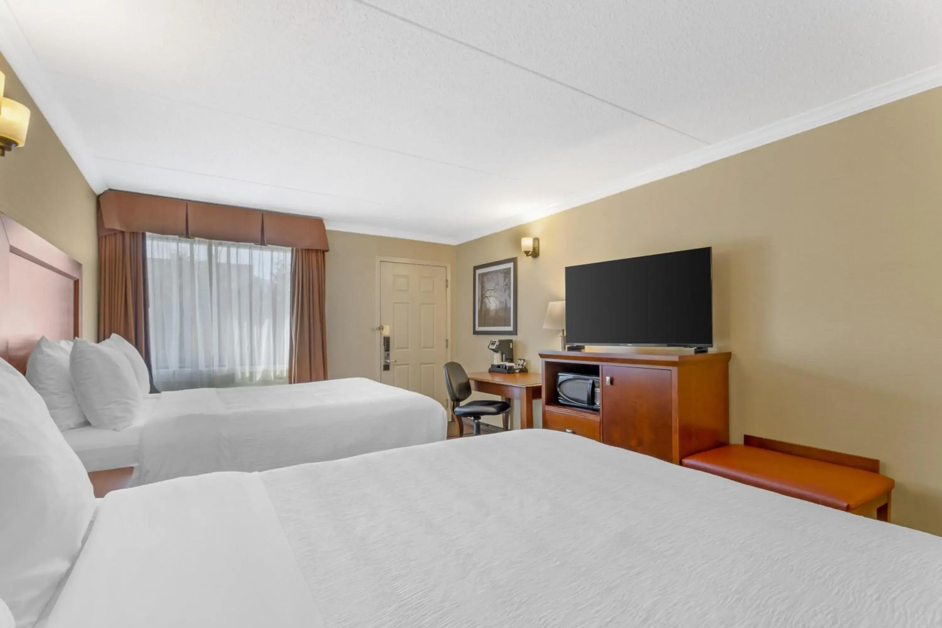 Bedroom, Bed in Best Western Plus Dryden Hotel and Conference Centre Bedroom, Bed in Best Western Plus Dryden Hotel and Conference Centre