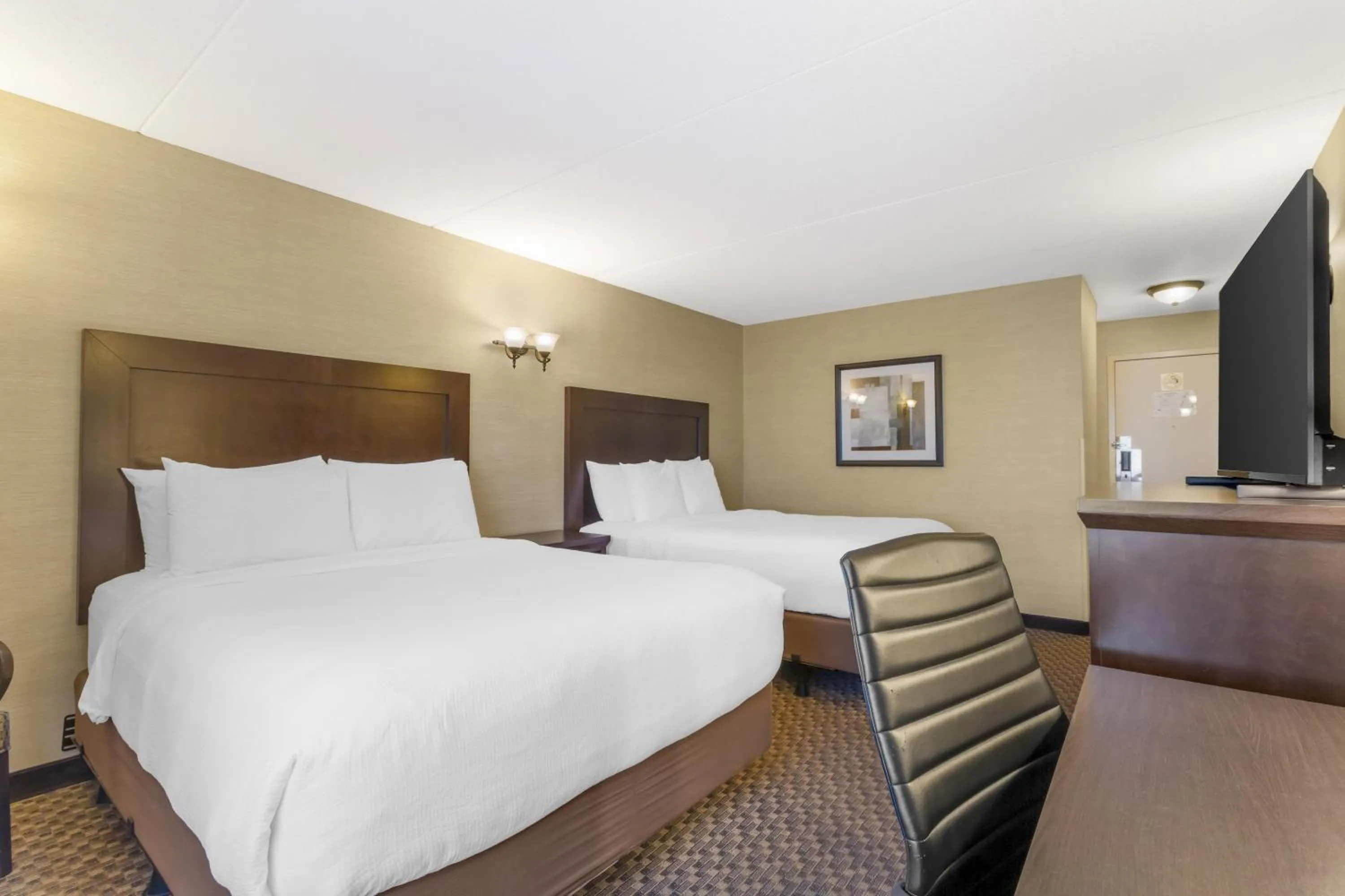 Bedroom, Bed in Best Western Plus Dryden Hotel and Conference Centre