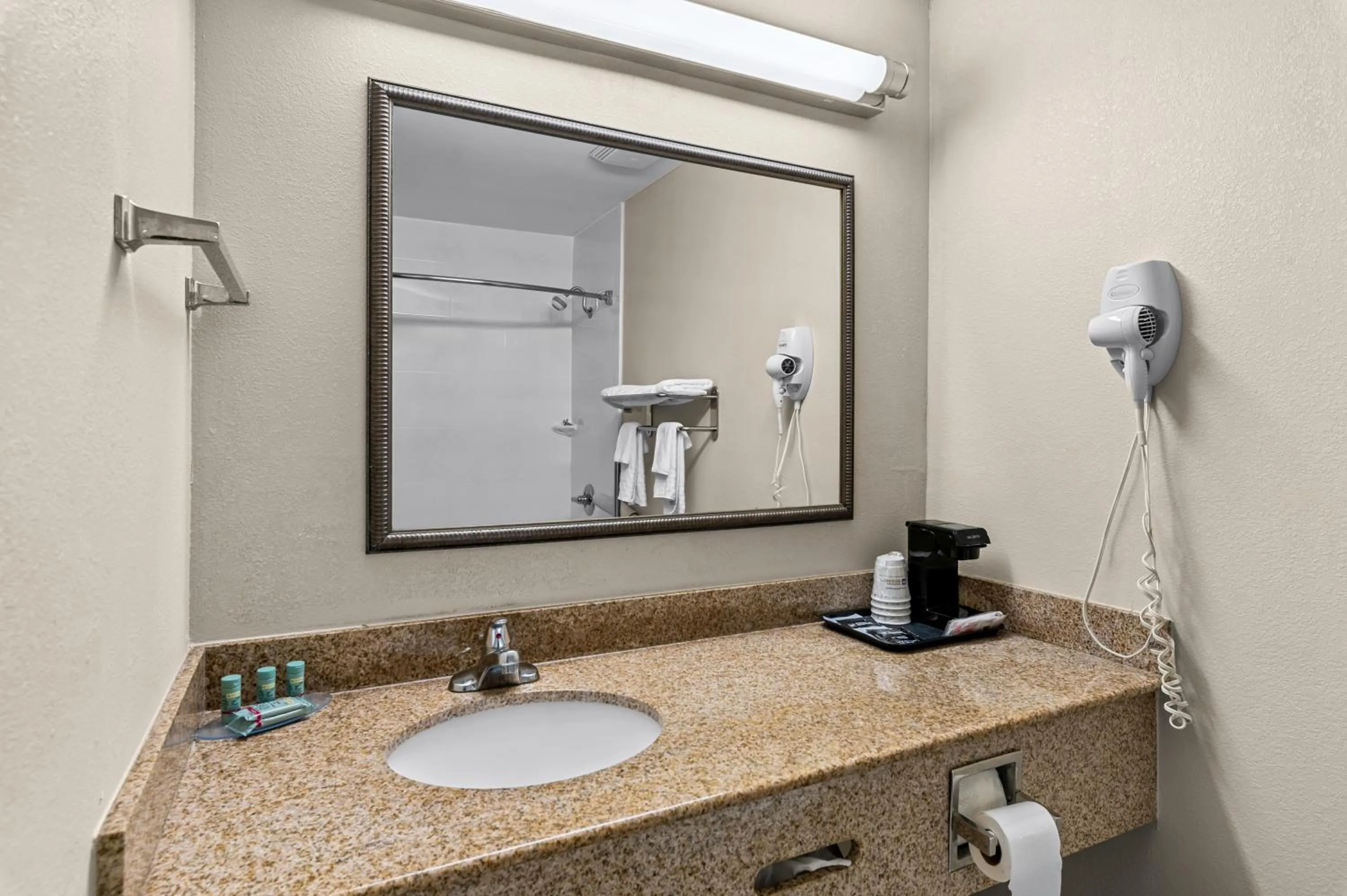 Bathroom in Best Western Presidential Hotel & Suites