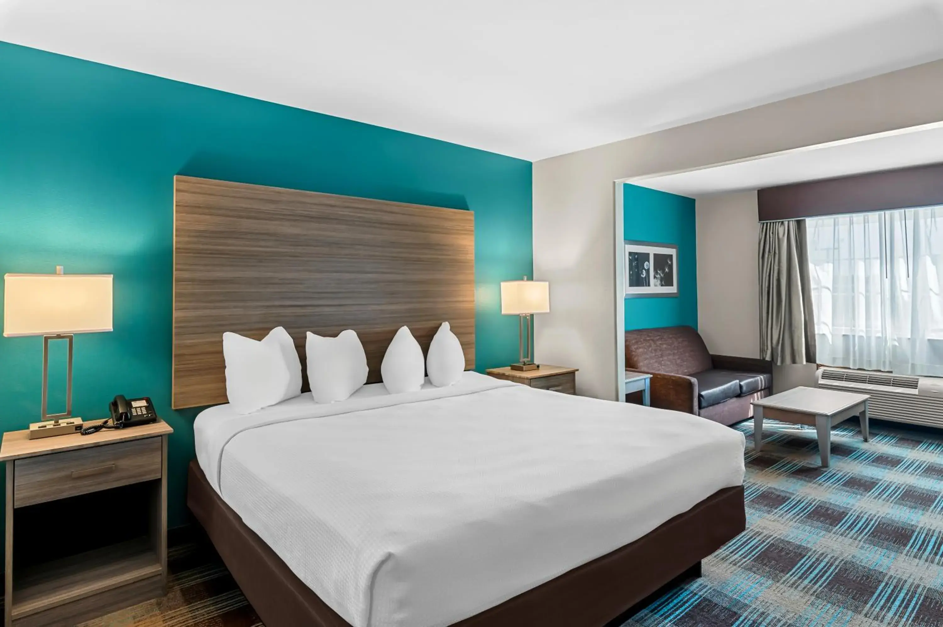 King Suite in Best Western Presidential Hotel & Suites King Suite in Best Western Presidential Hotel & Suites