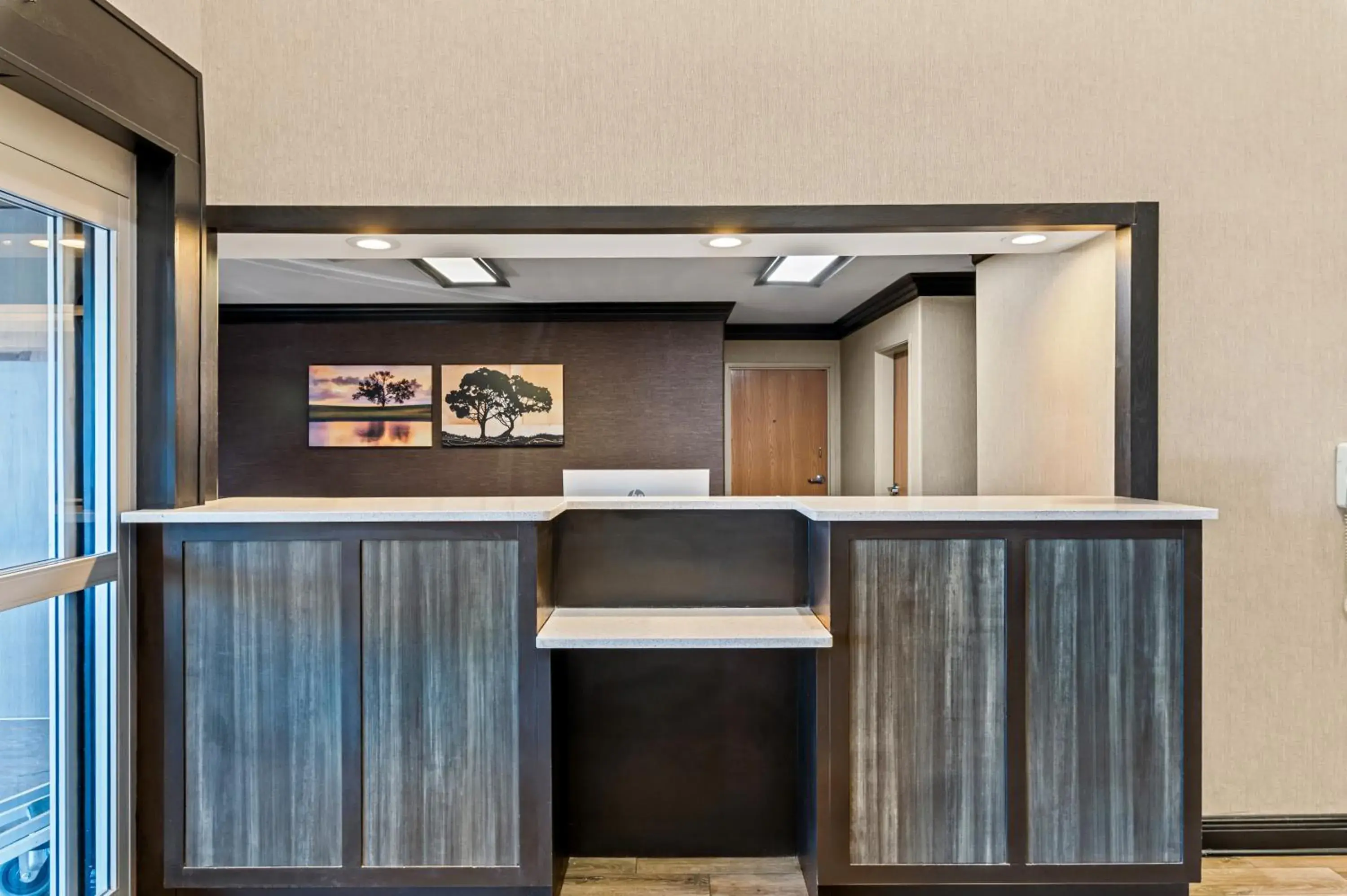 Lobby or reception in Best Western Presidential Hotel & Suites Lobby or reception in Best Western Presidential Hotel & Suites