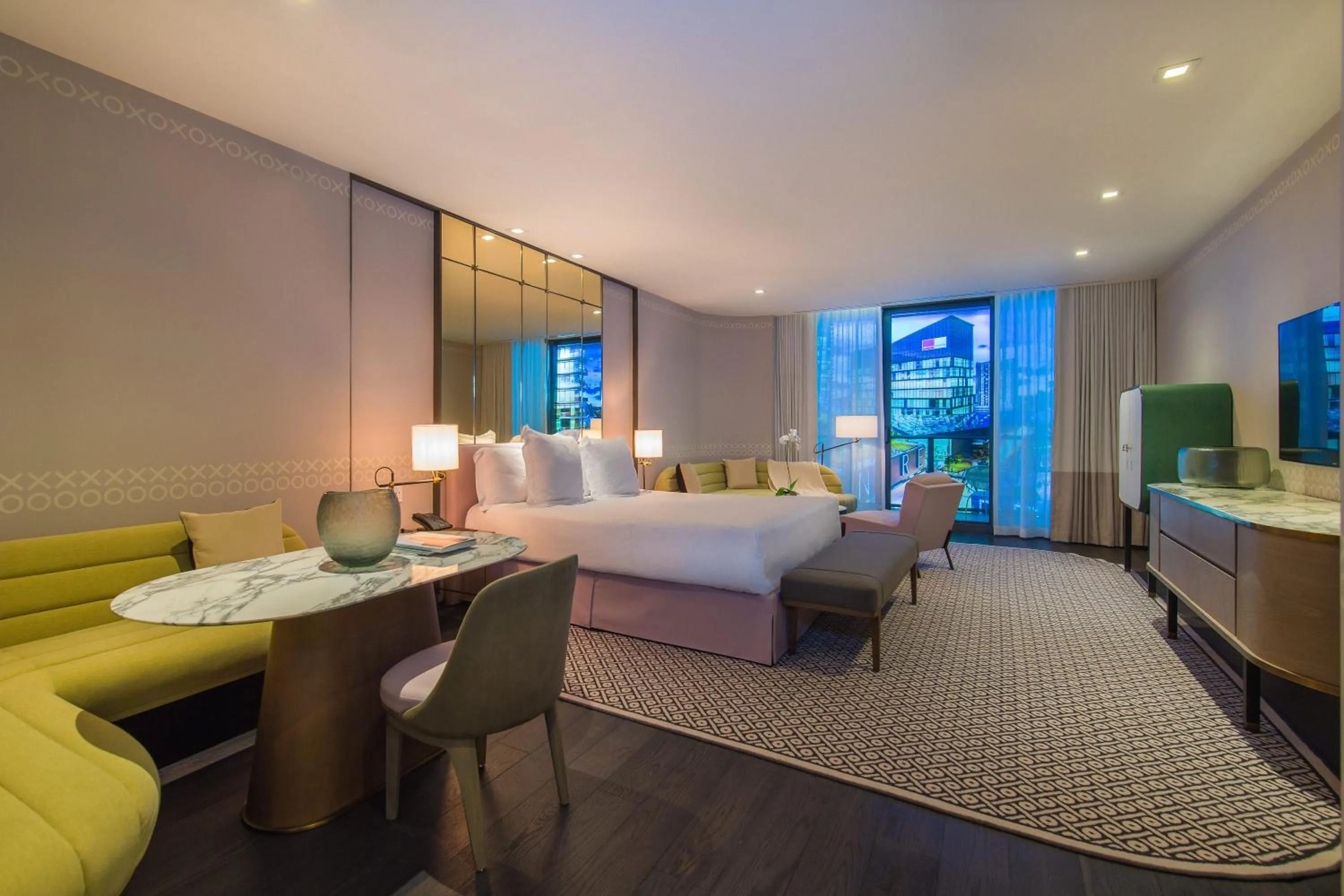 TV and multimedia, Bed in SLS LUX Brickell