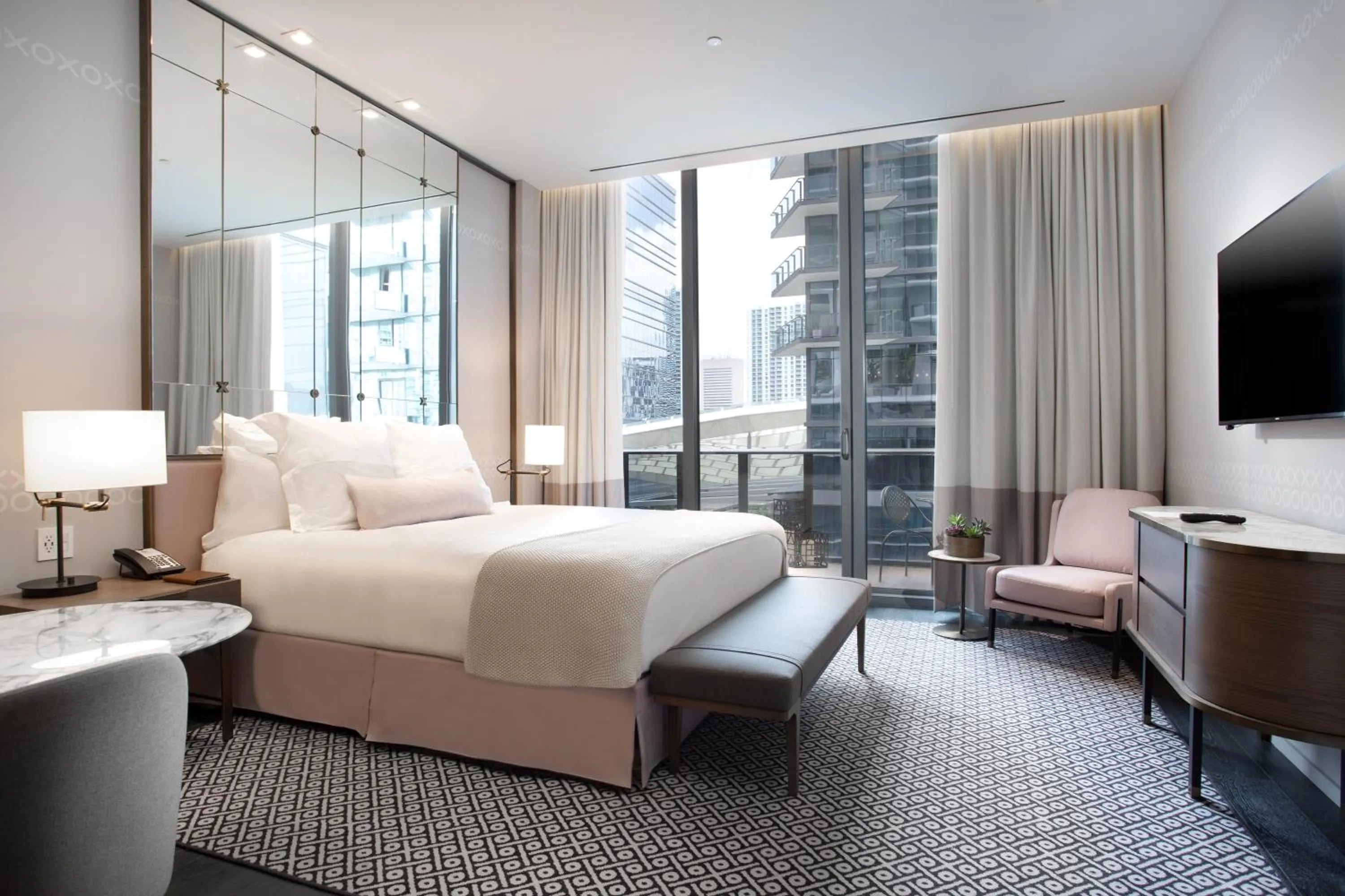 TV and multimedia, Bed in SLS LUX Brickell