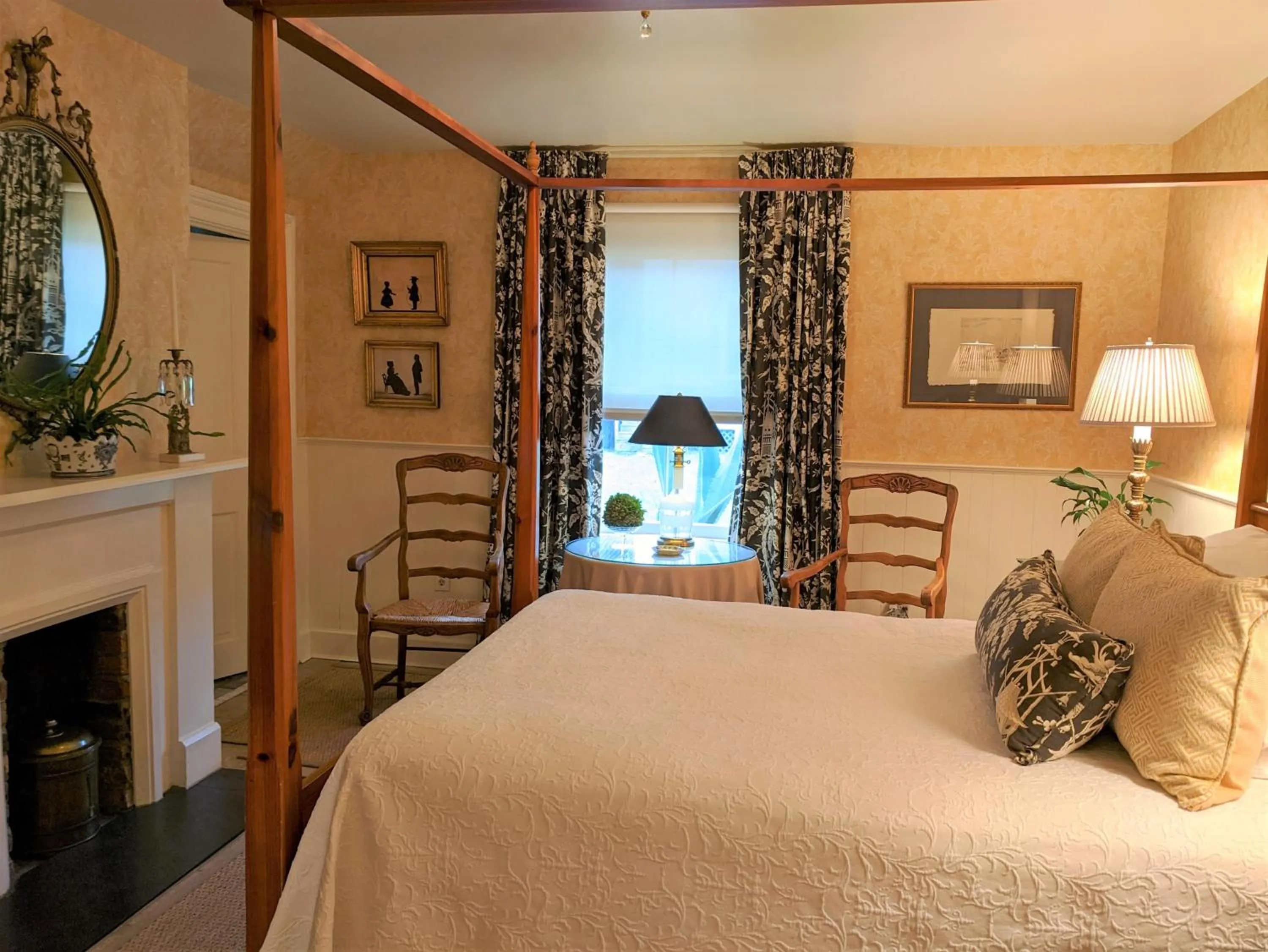 Photo of the whole room, Bed in Catherine Ward House Inn