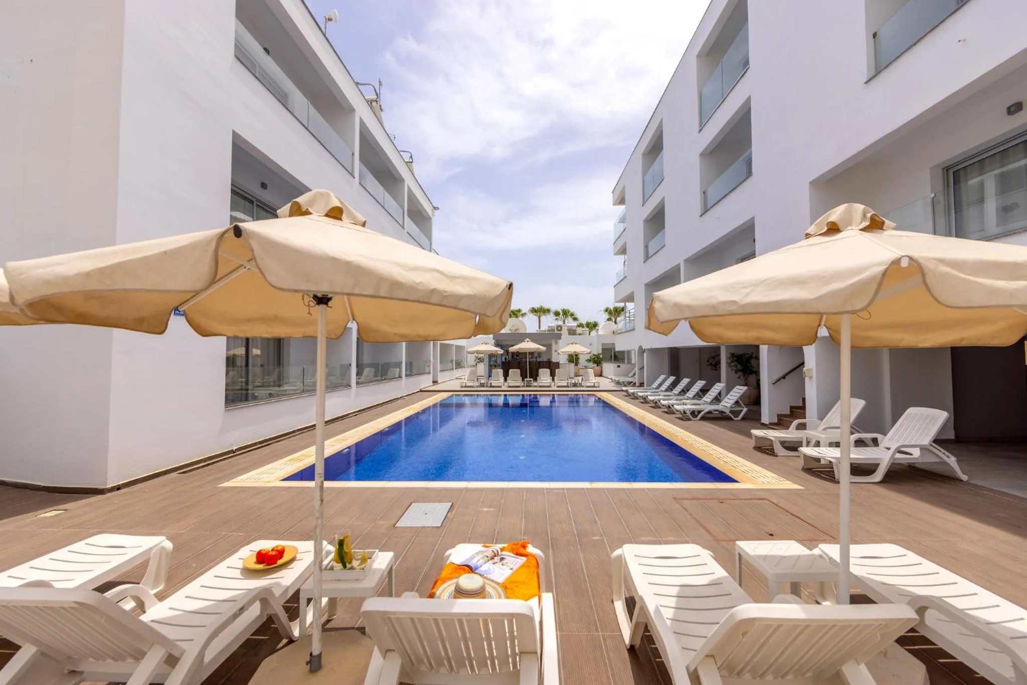 Swimming pool in Milea Hotel