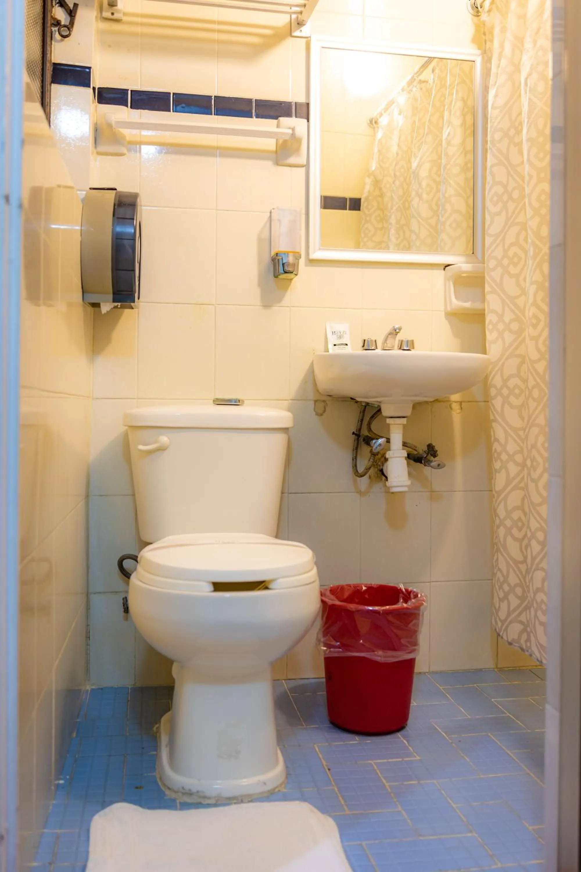 Bathroom in Hotel el Carmen, Morelia