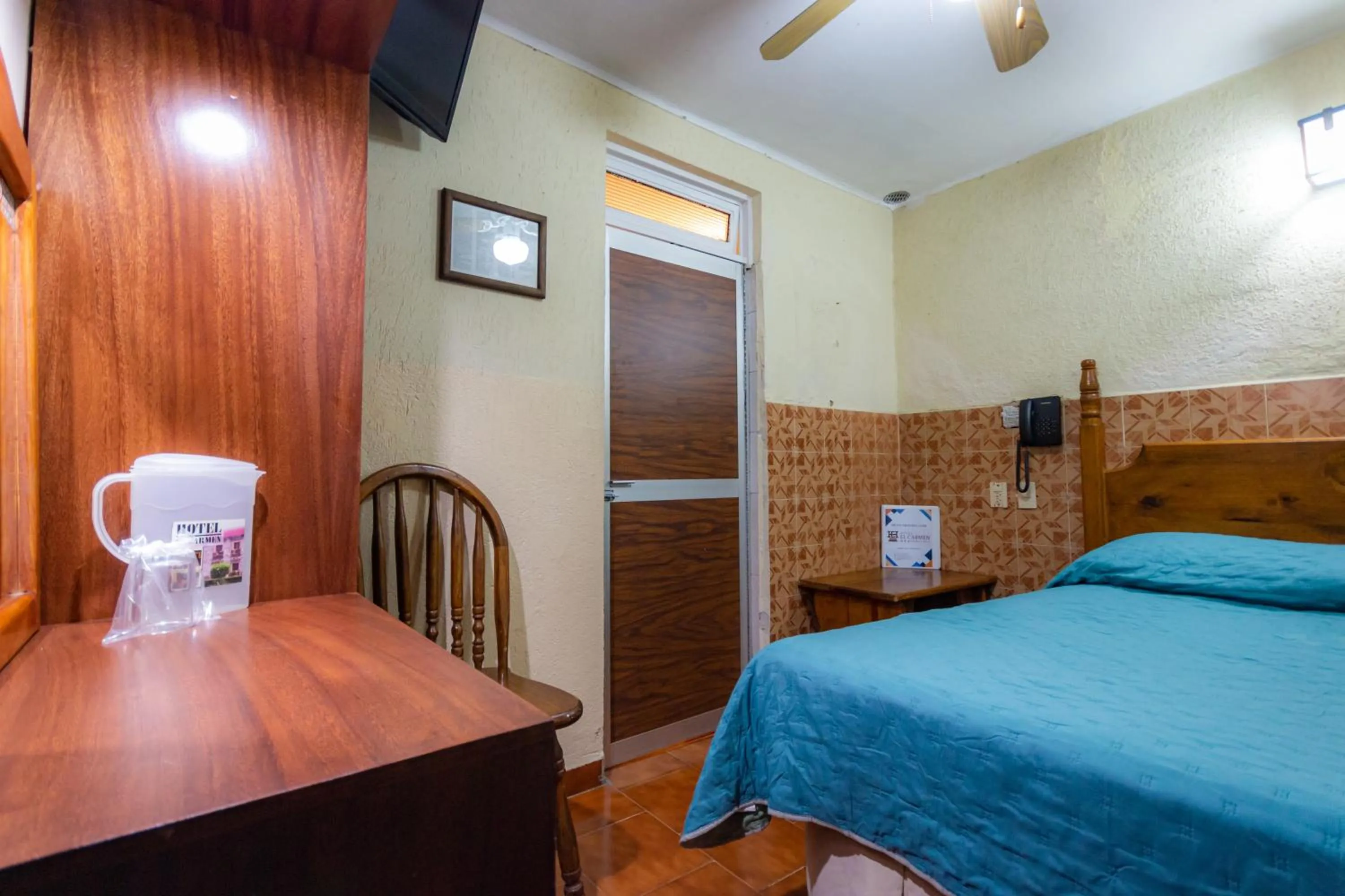 Bed in Hotel el Carmen, Morelia