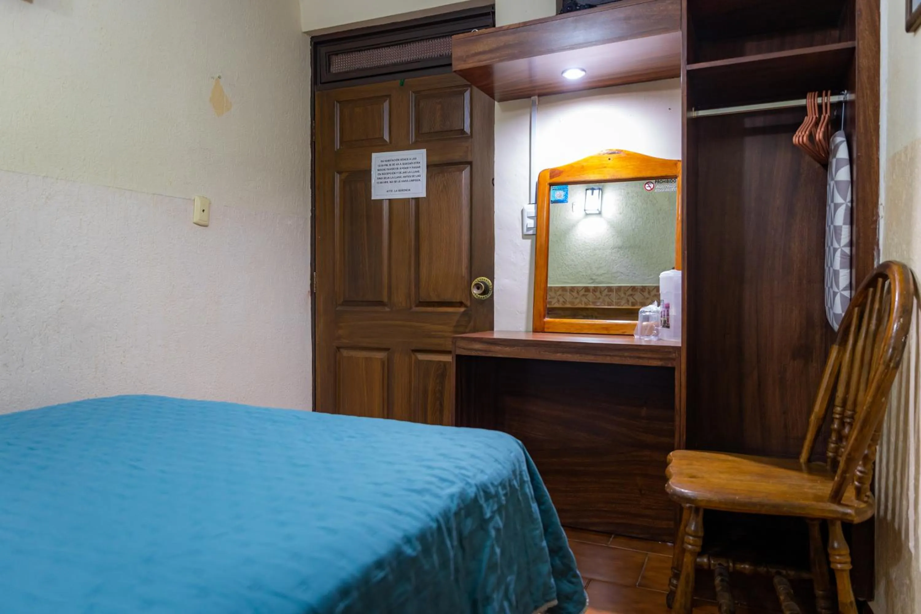 Bed in Hotel el Carmen, Morelia