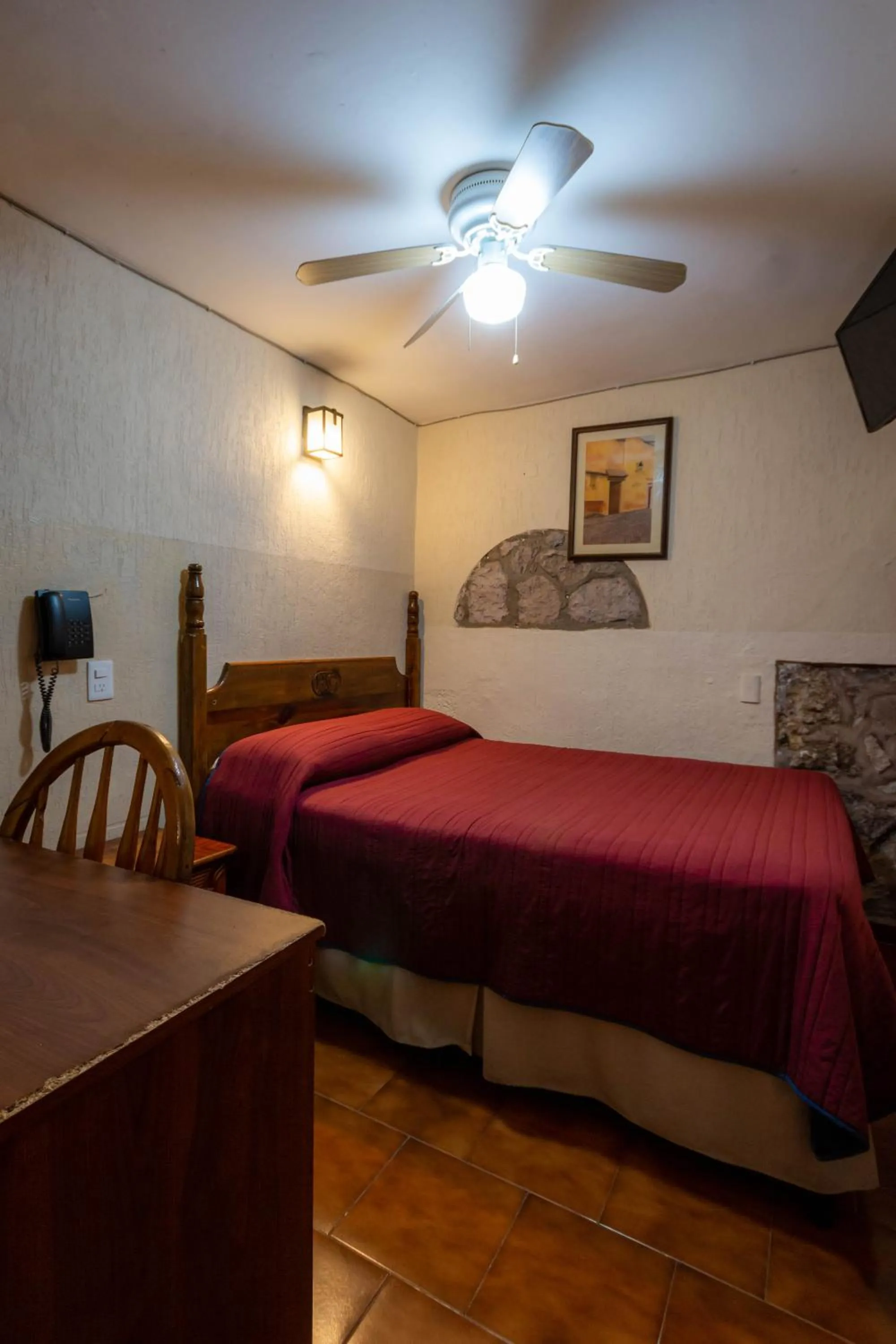 Bed in Hotel el Carmen, Morelia