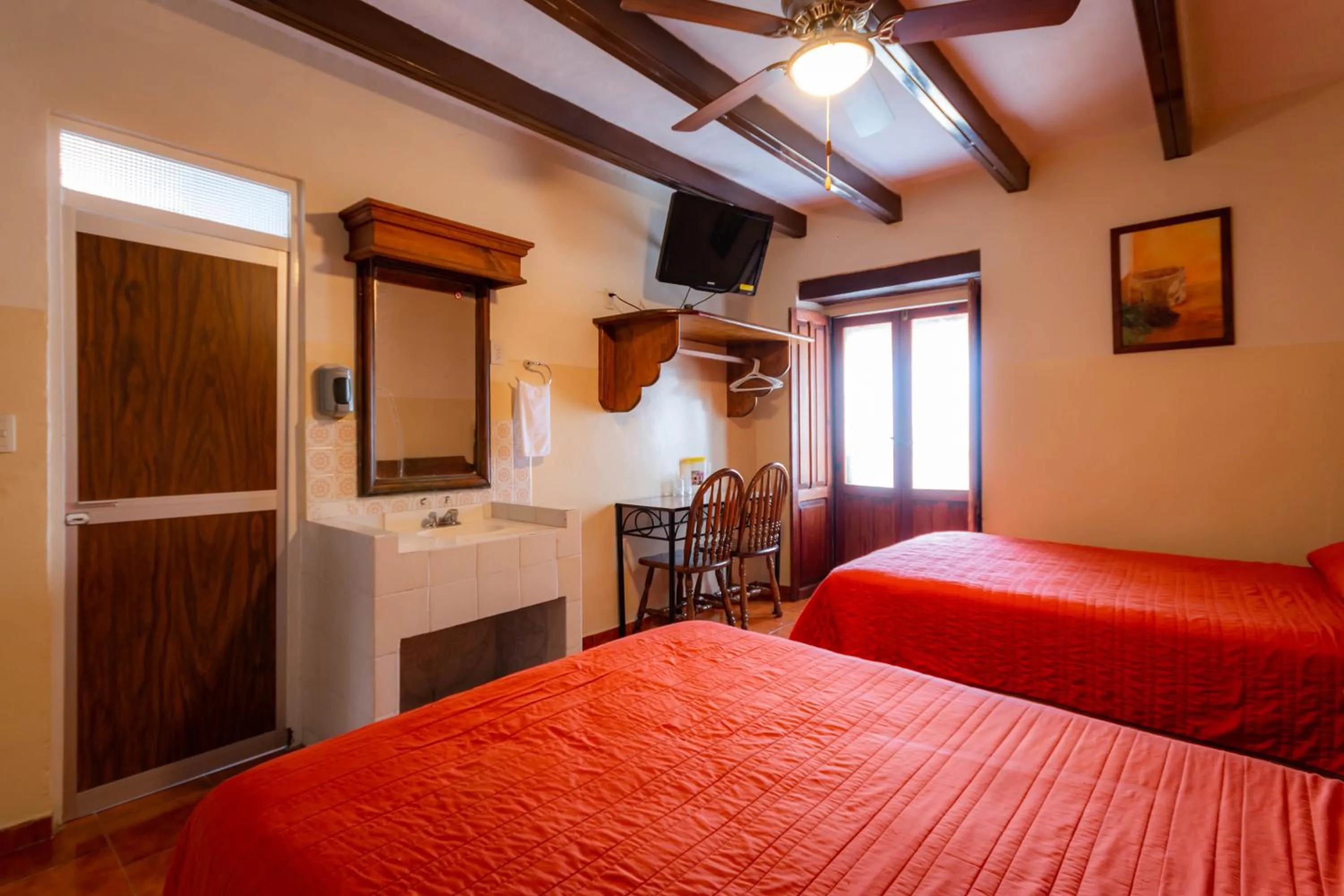 Bed in Hotel el Carmen, Morelia