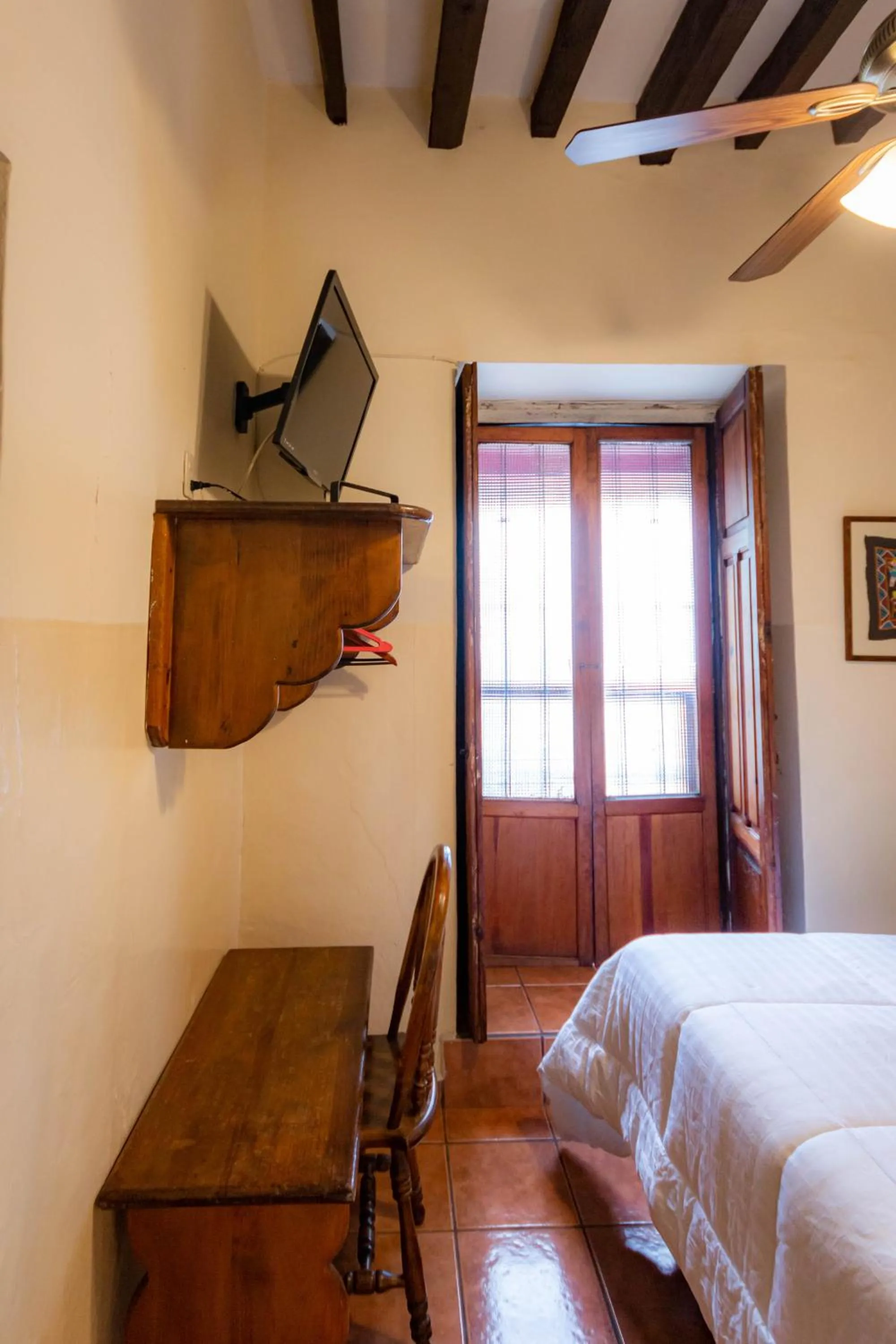 Bed in Hotel el Carmen, Morelia