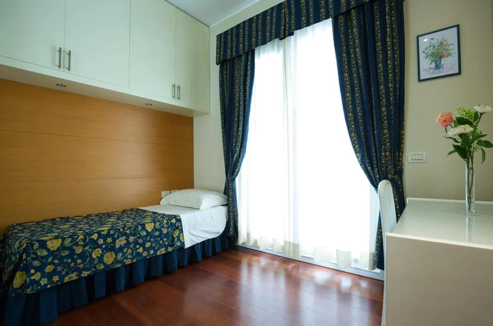 Bed in Aparthotel England