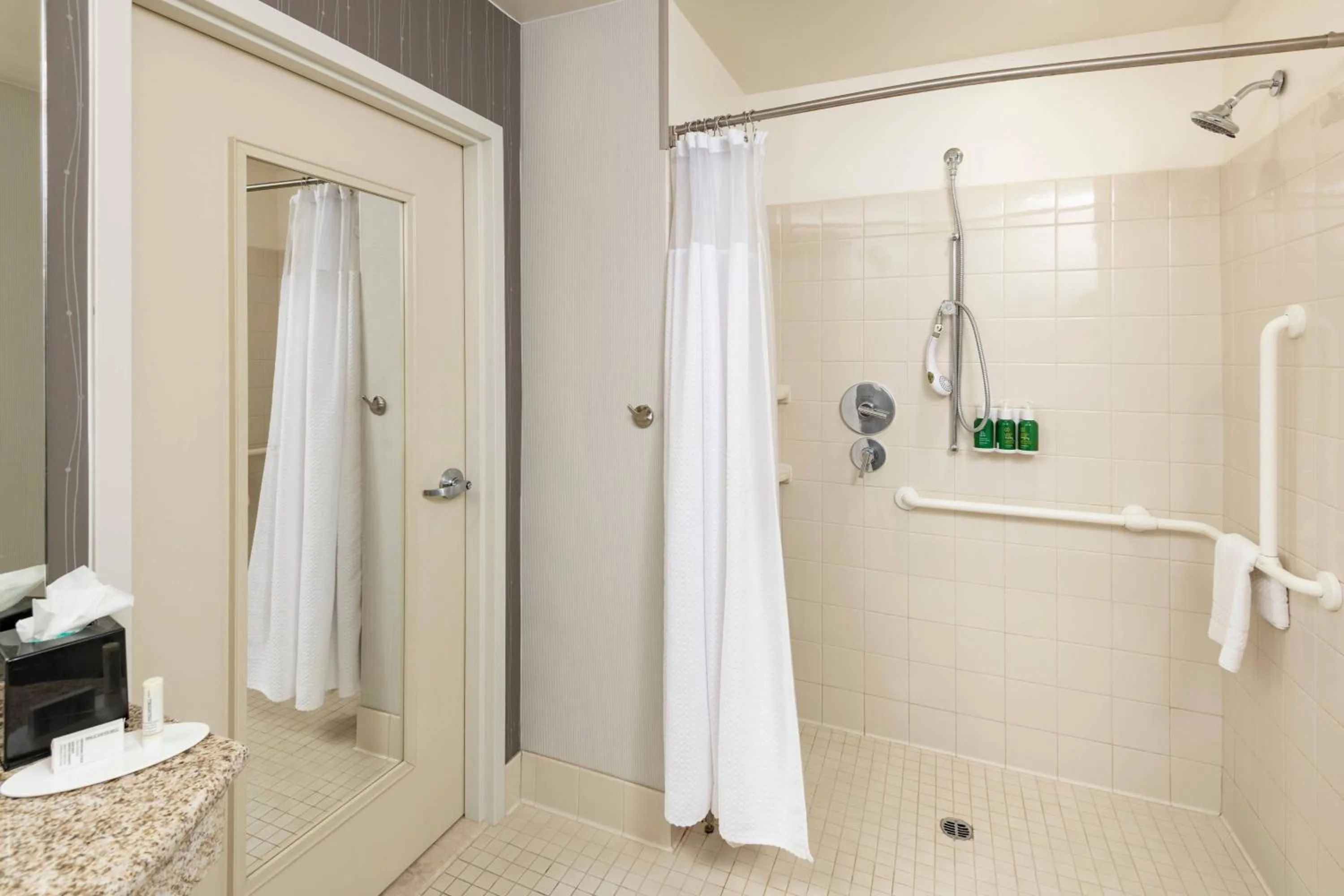 Bathroom in Courtyard by Marriott Santa Ana Orange County