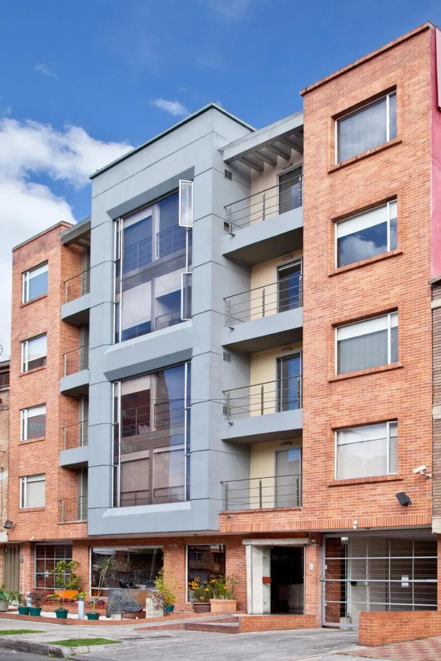 Property building in Aparta-Suites Mirador del Recuerdo