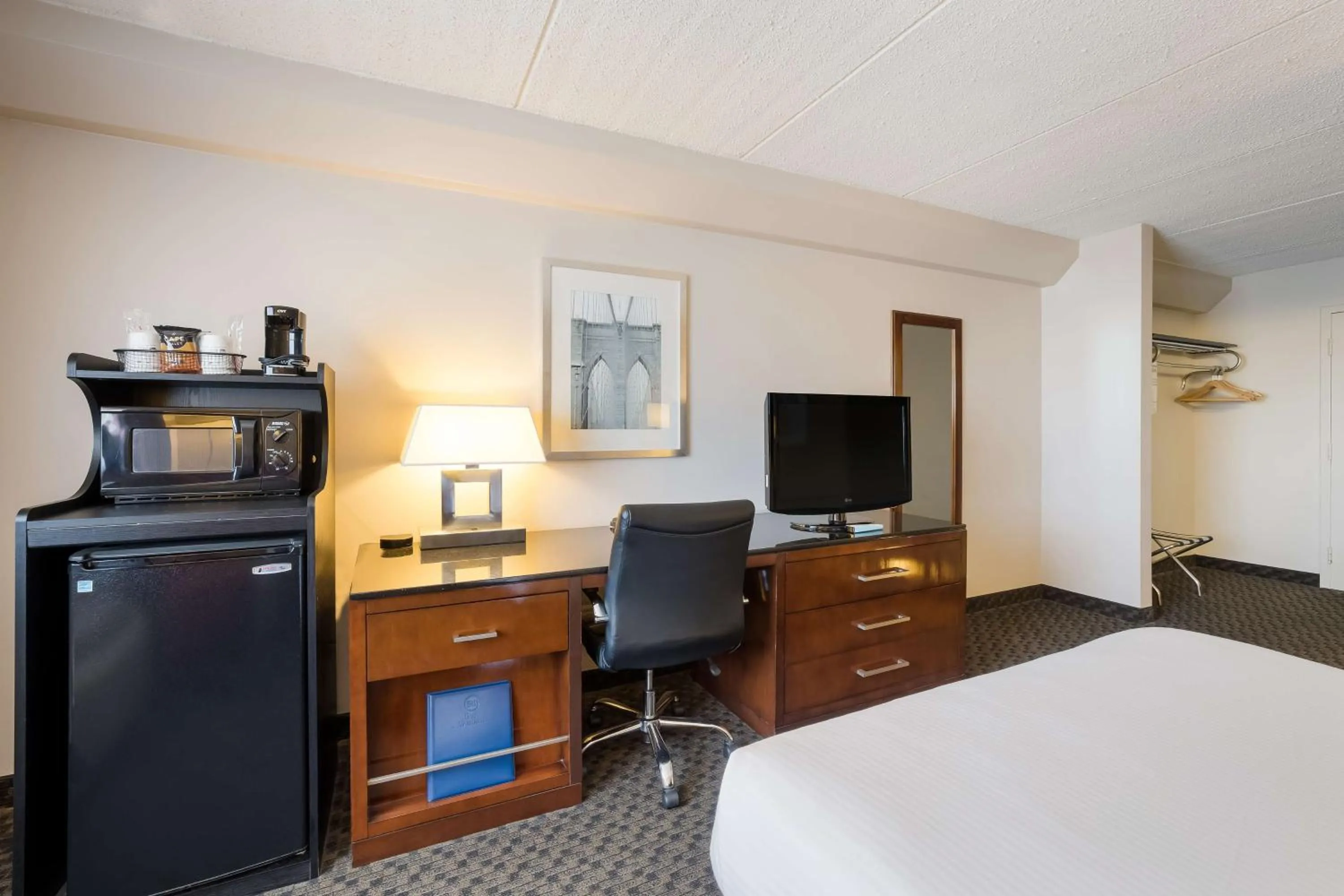 Bedroom, Bed in Best Western Riverfront Inn