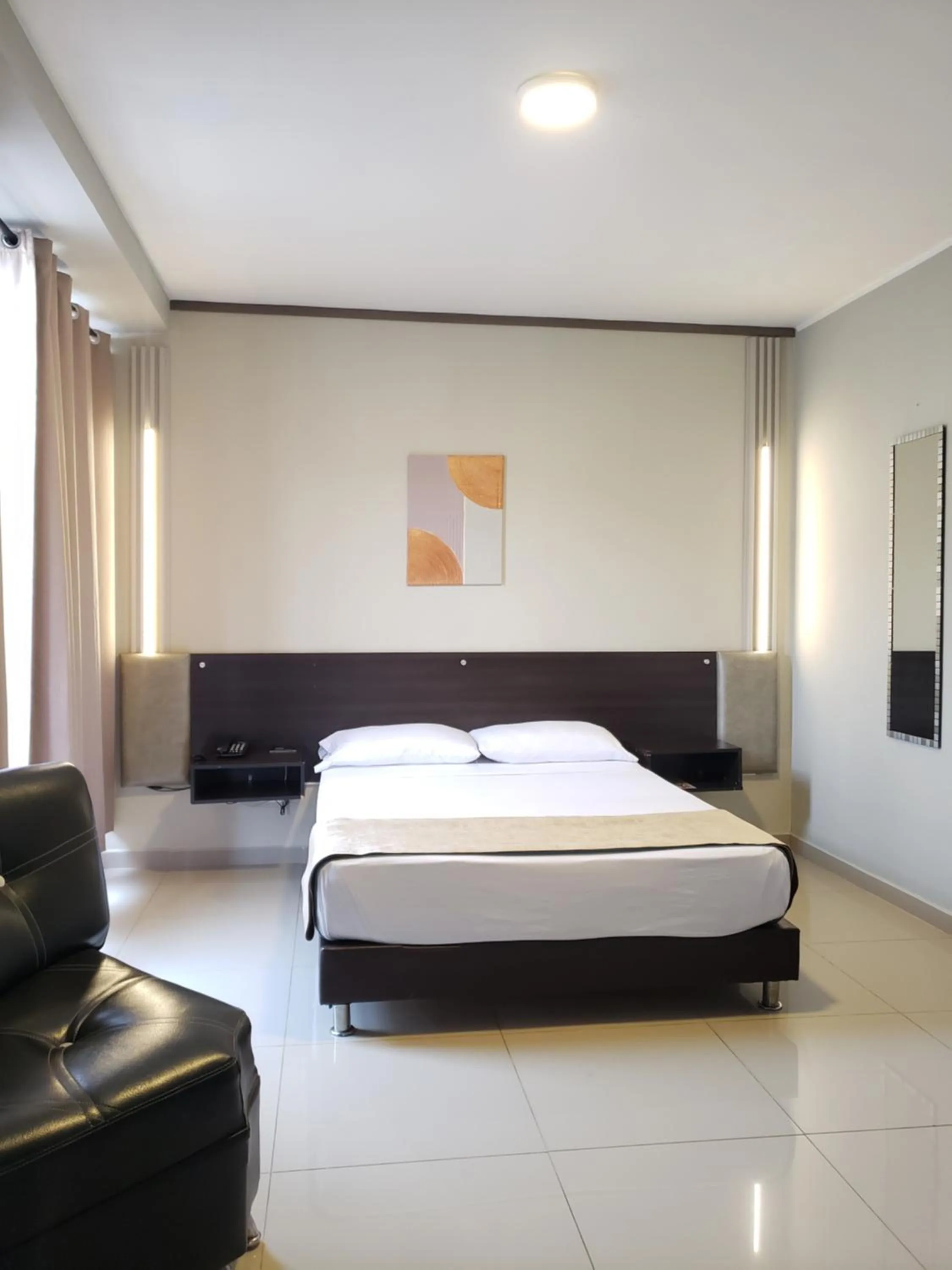 Photo of the whole room, Bed in Hotel Suite Center Pereira