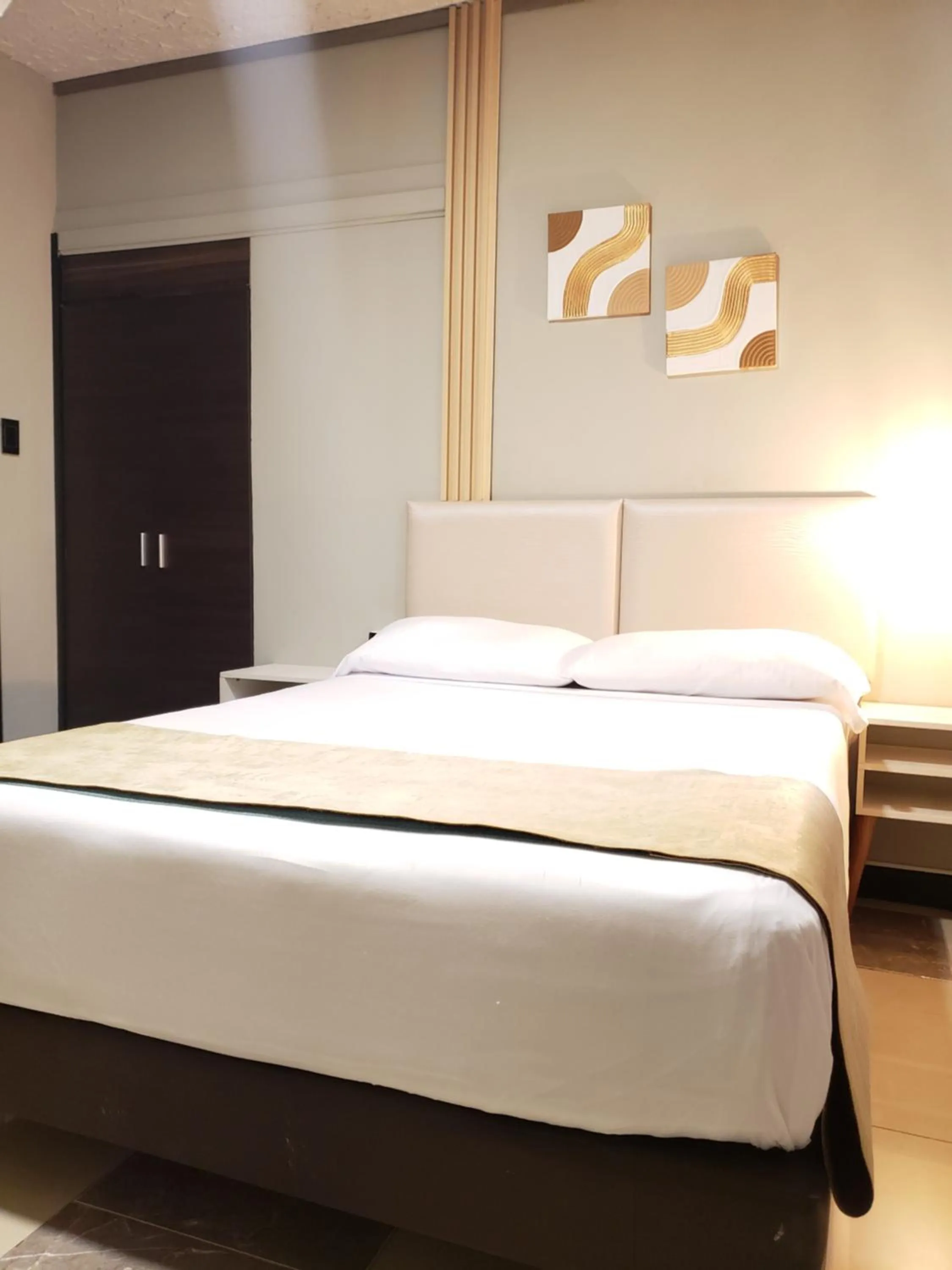 Bed in Hotel Suite Center Pereira