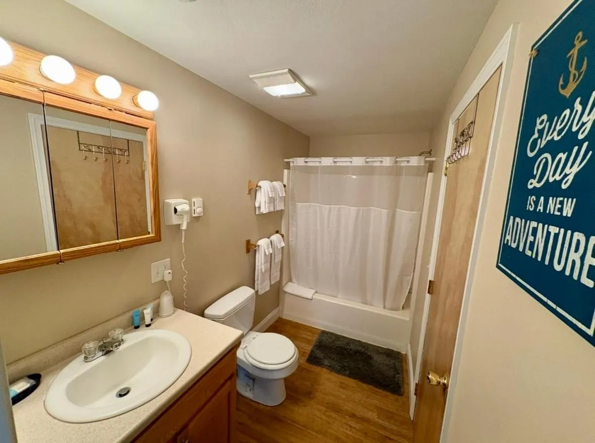 Bathroom in Misty Harbor Resort