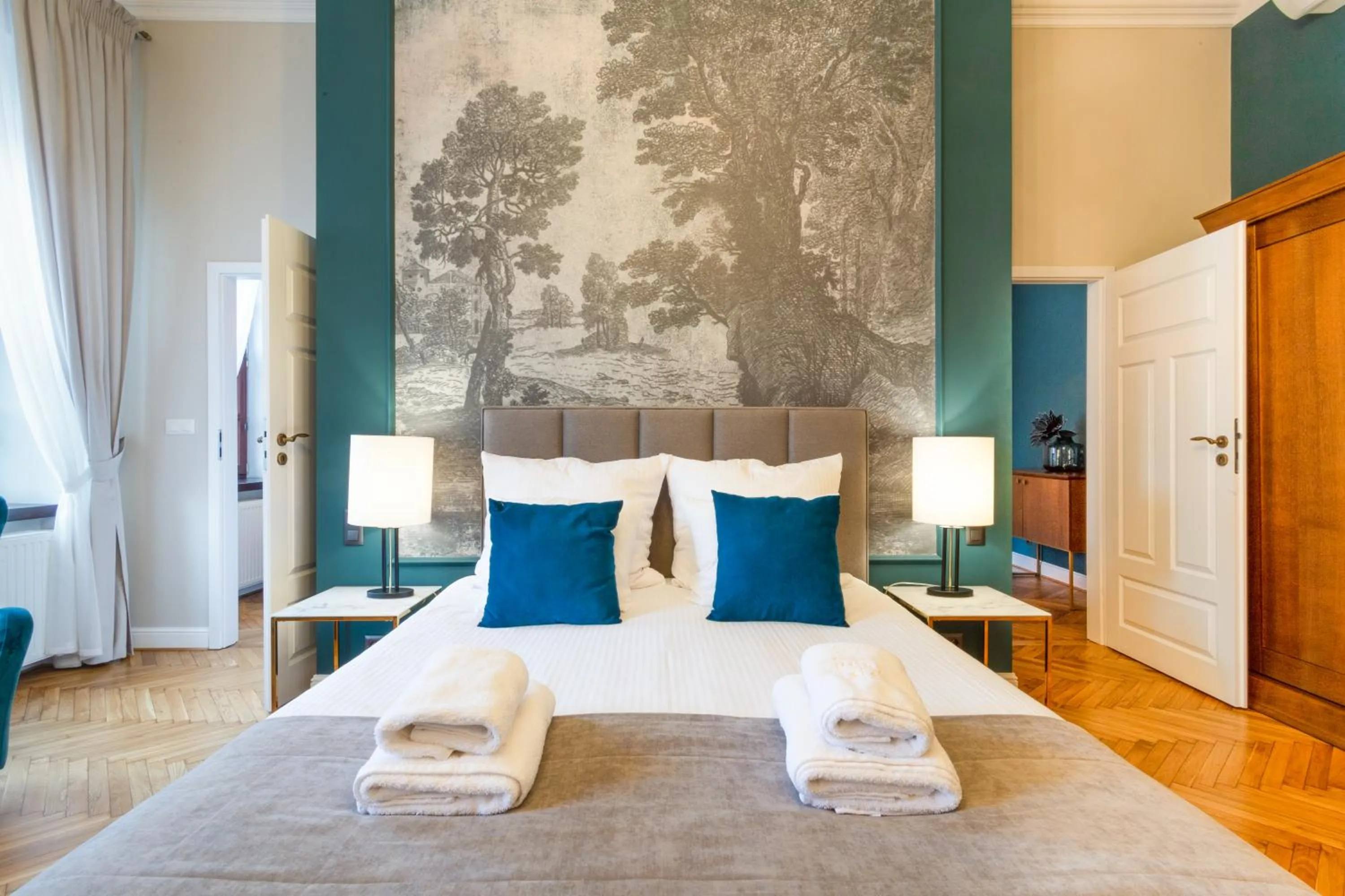 Photo of the whole room, Bed in MR 3 Apartments